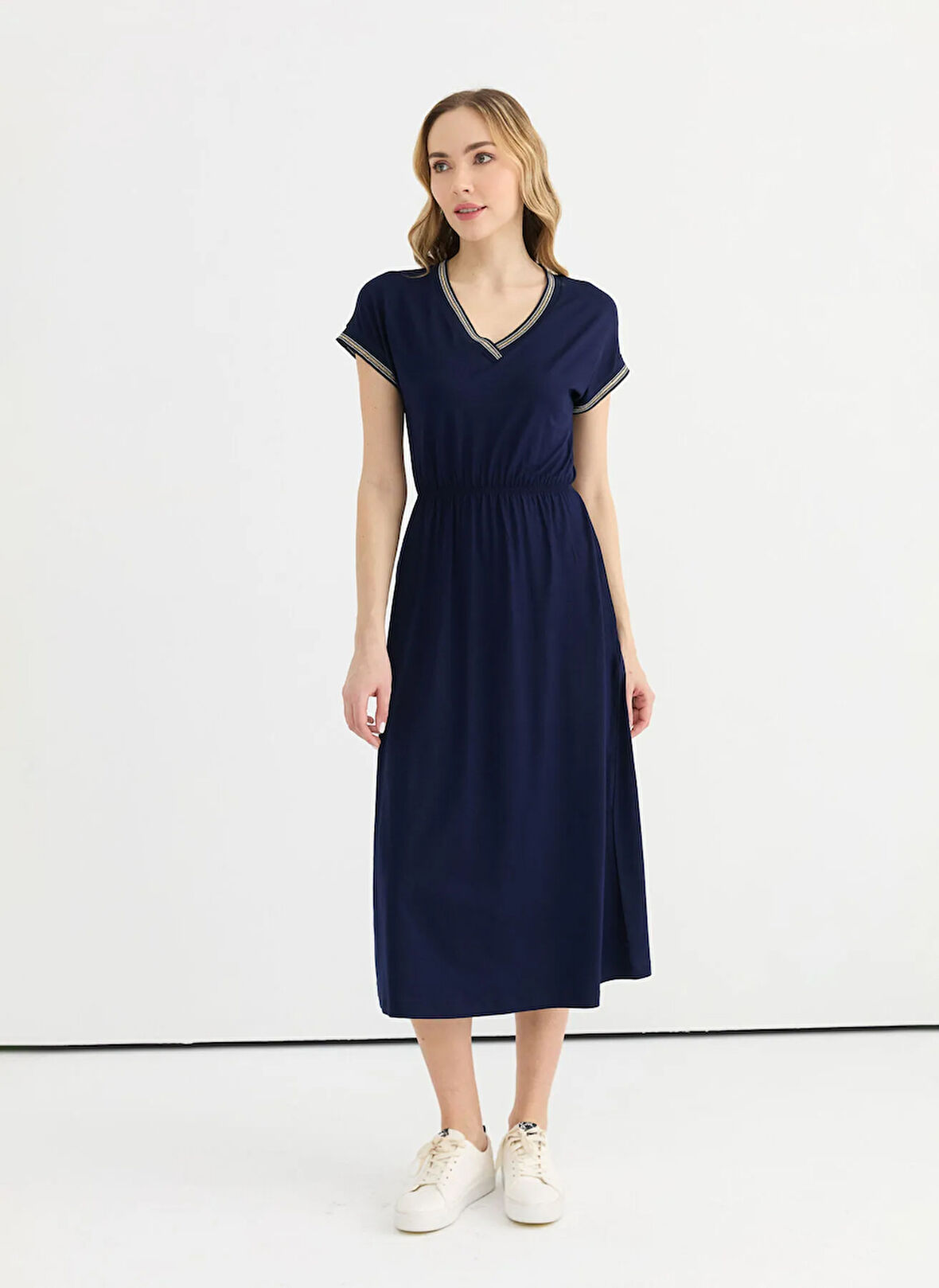 Selen V Yaka Simli Lacivert Standart Kadın Elbise 25YSL7589
