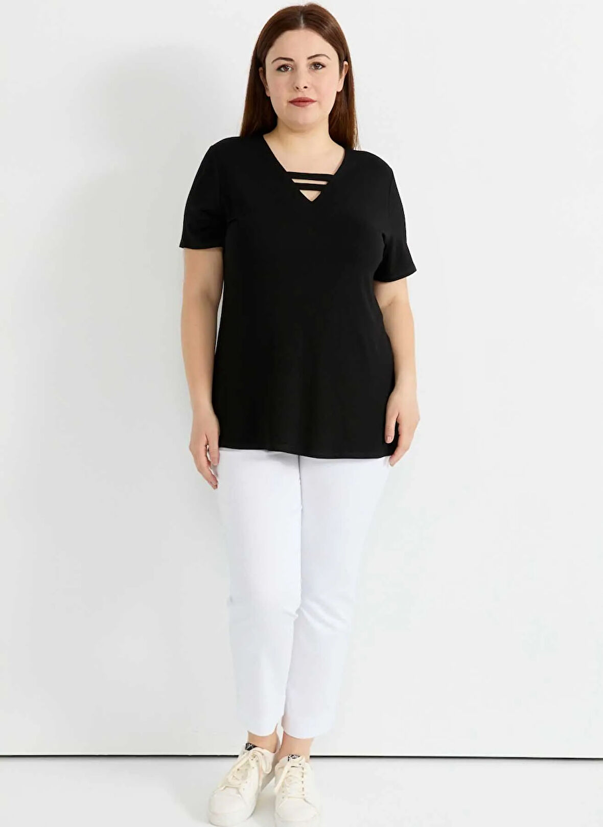 Selen V Yaka Düz Siyah Bluz 25YSL8104-BB