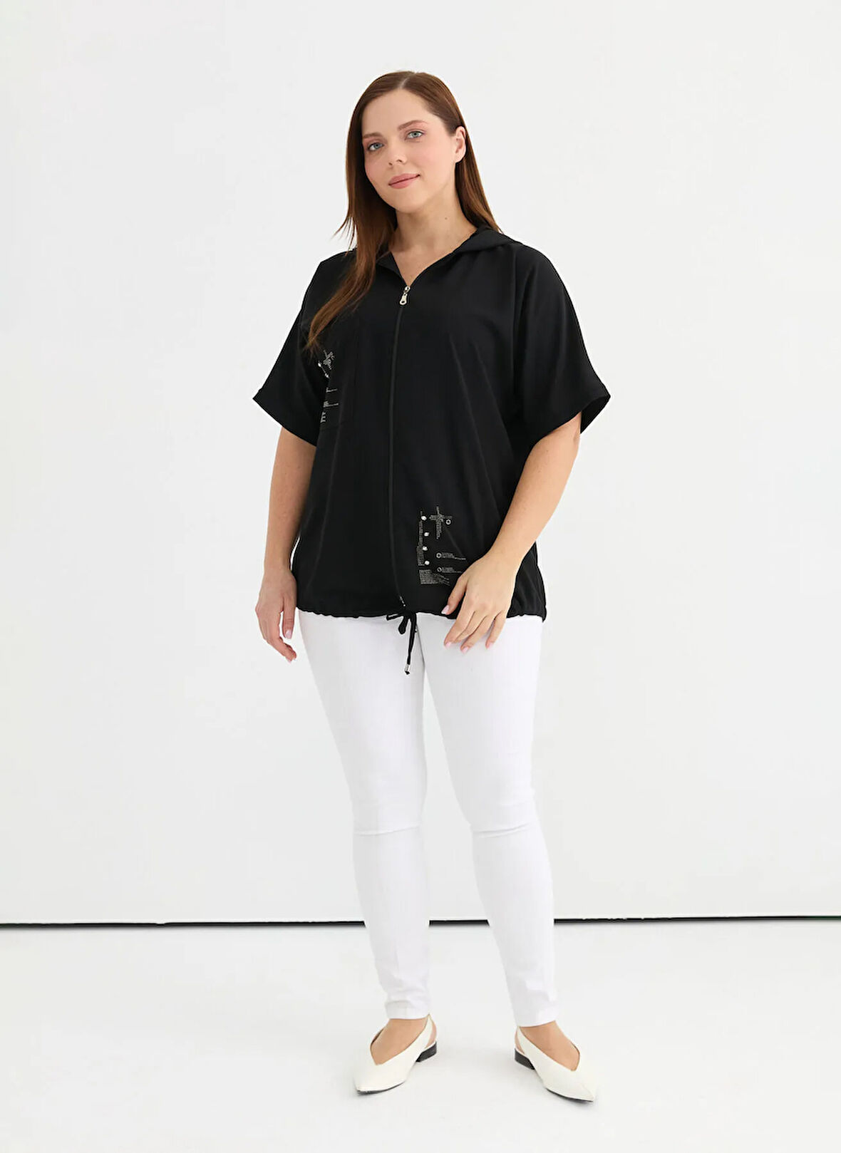 Selen Kapüşon Yaka Taşlı Siyah Kadın Bluz 25YSL8147-BB