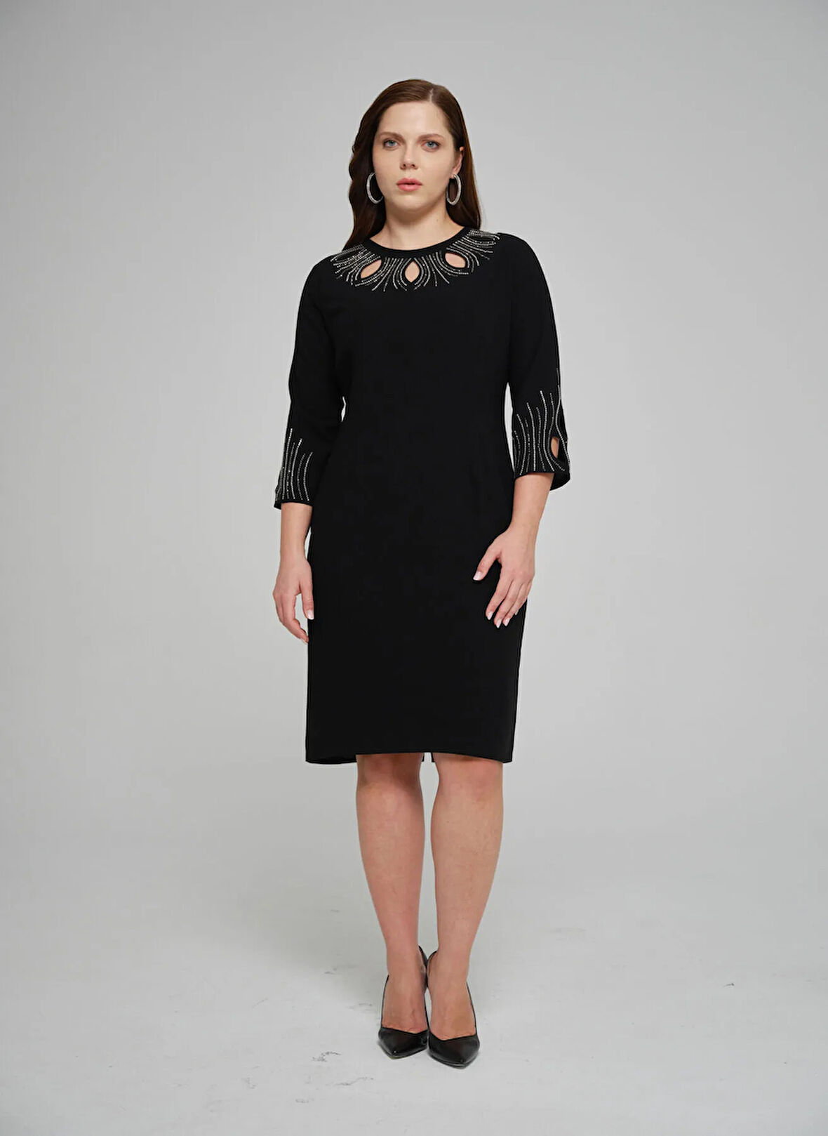Selen O Yaka Taşlı Siyah Standart Kadın Elbise 25YSL7652-BB