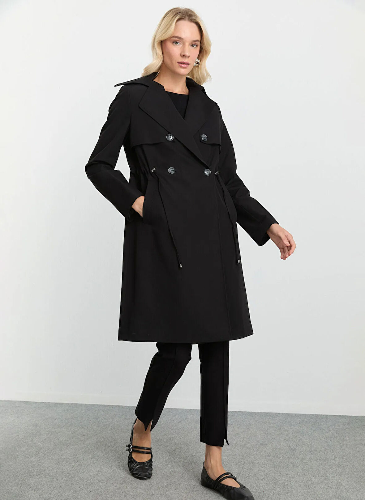 Selen Siyah Kadın Trençkot 25KSL9511