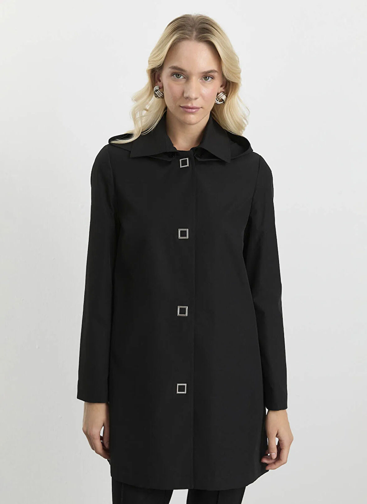 Selen Siyah Kadın Trençkot 25KSL9515