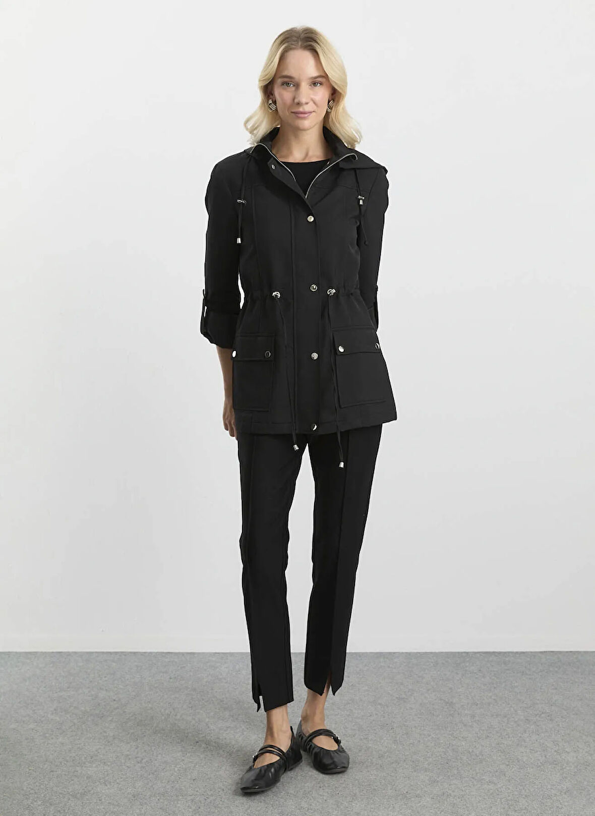 Selen Siyah Kadın Trençkot 25KSL9517