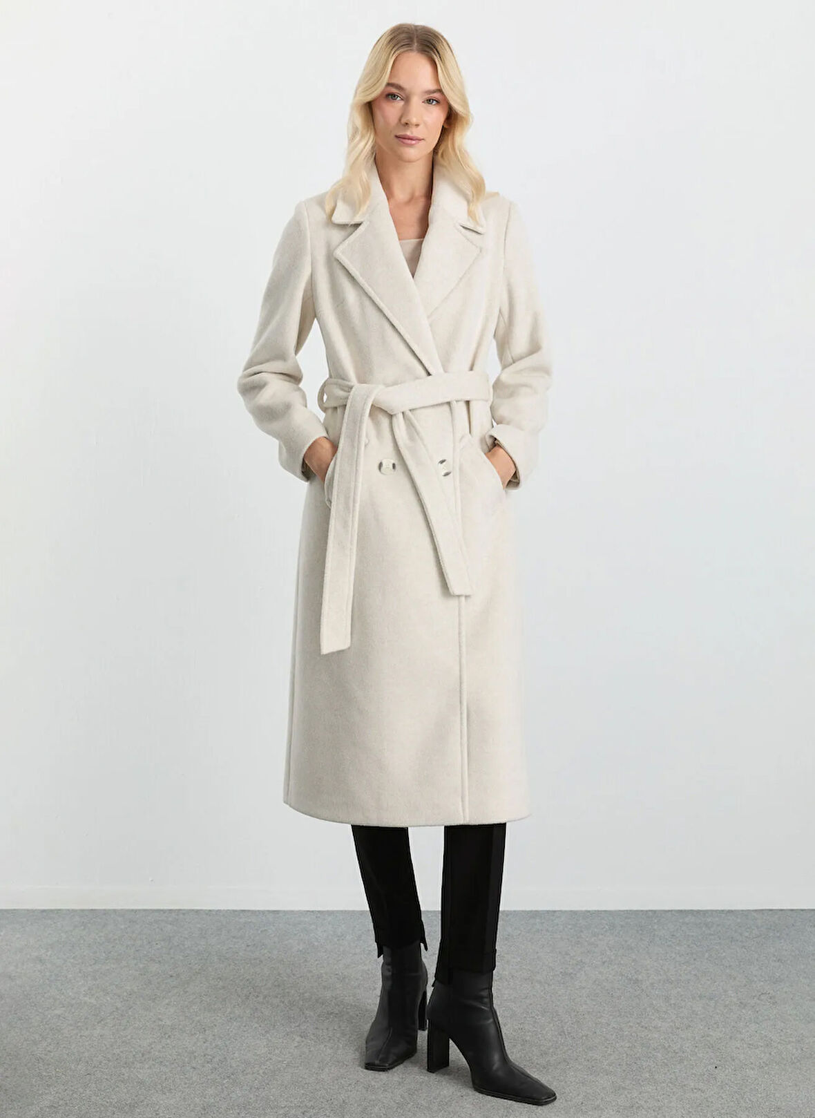 Selen Taş Kadın Manto 25KSL9532