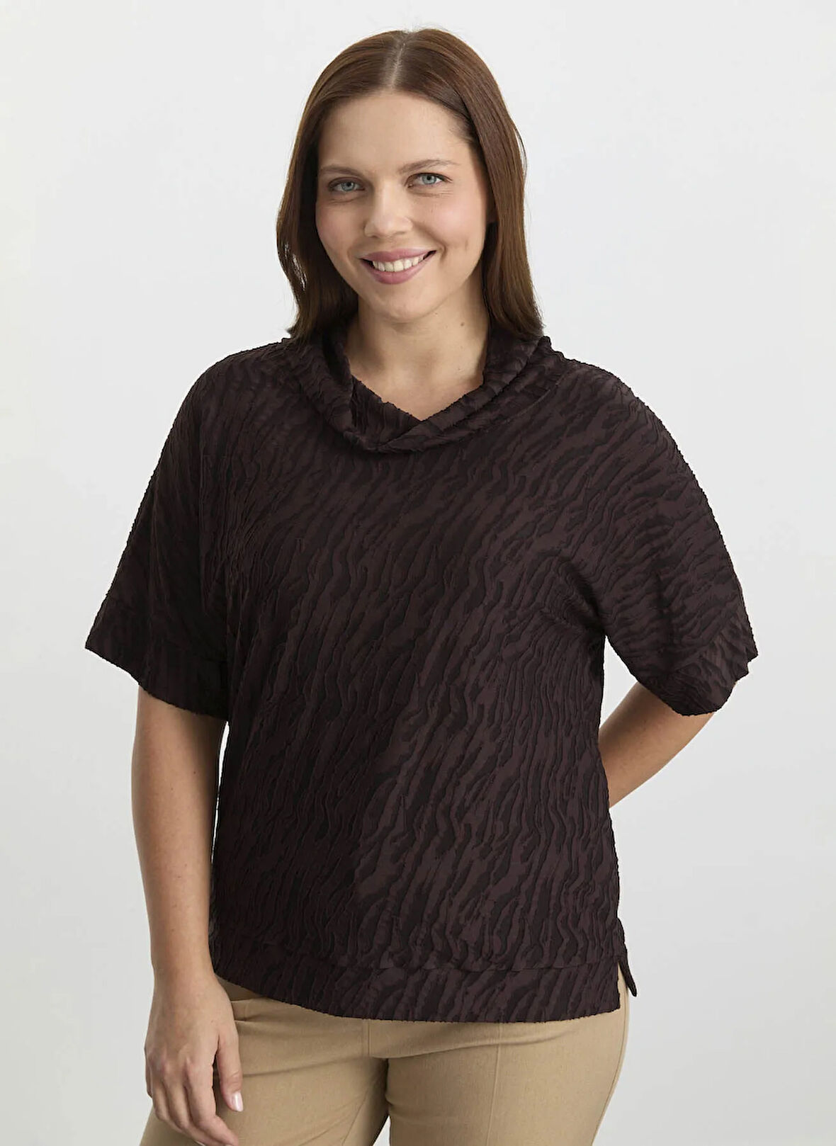 Selen Degaje Yaka Baskılı Kahve Kadın Bluz 25KSL8216