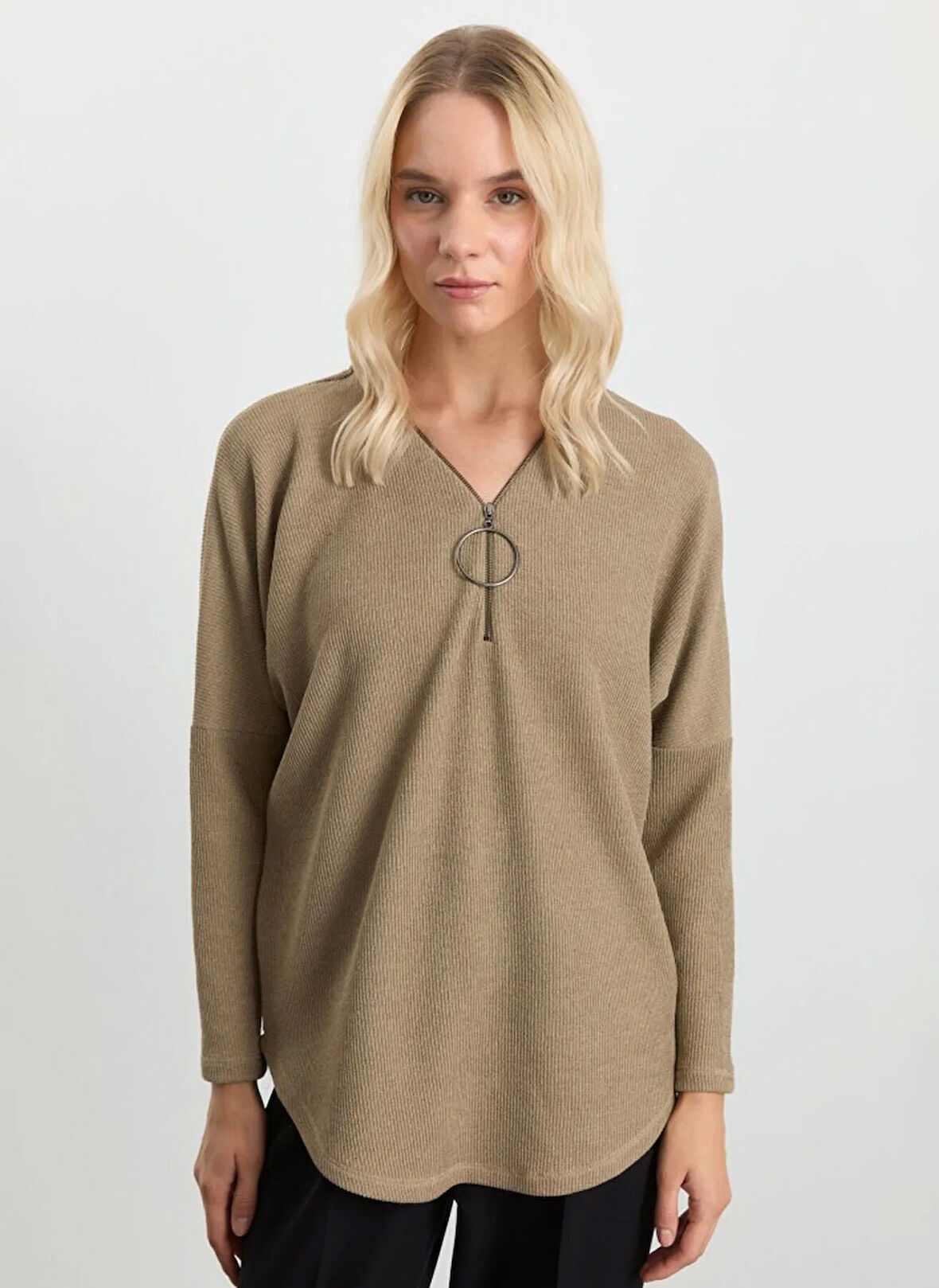 Selen V Yaka Düz Vizon Kadın Bluz 25KSL8219