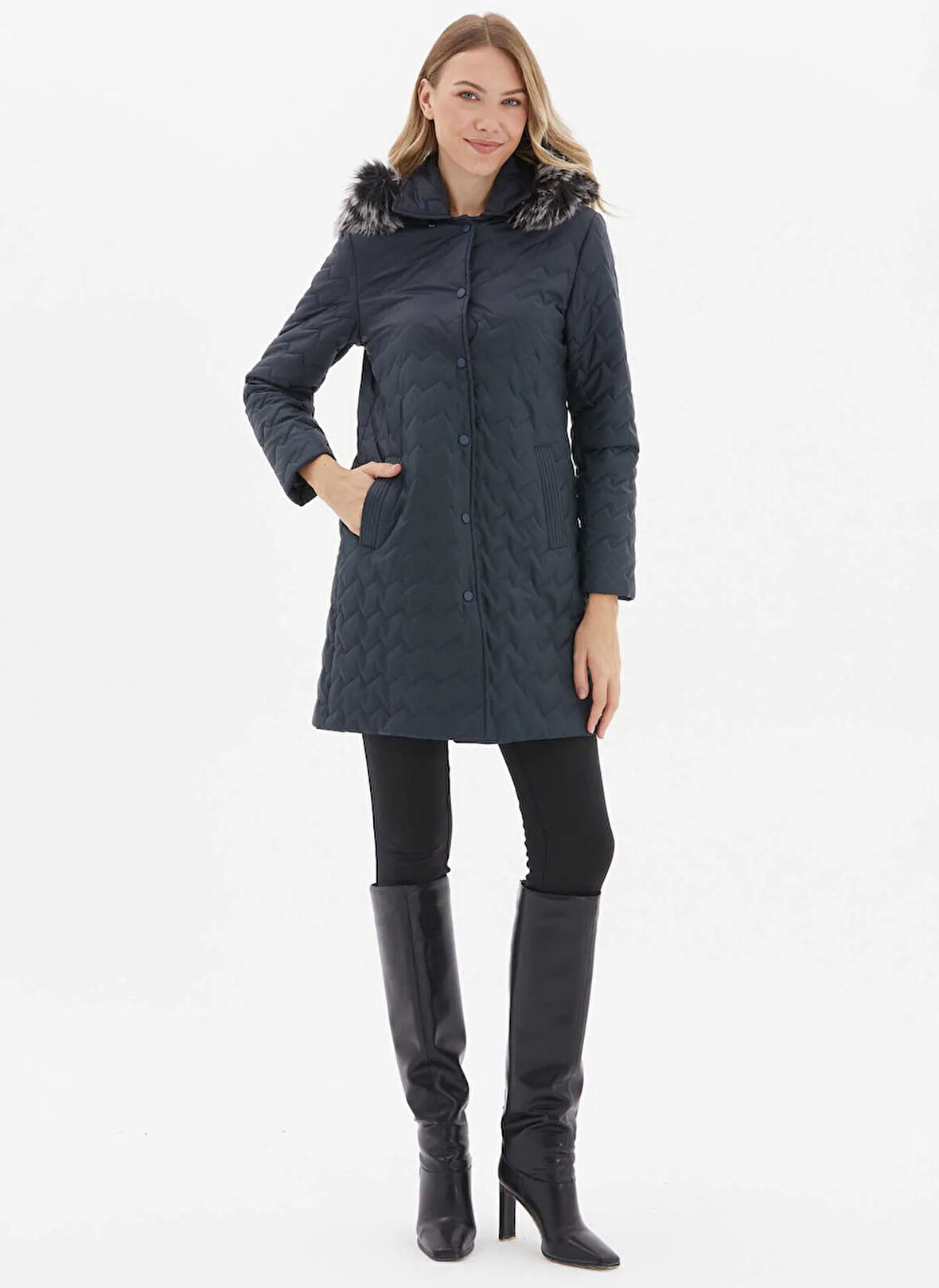 Selen Lacivert Kadın Mont 25KSL6172