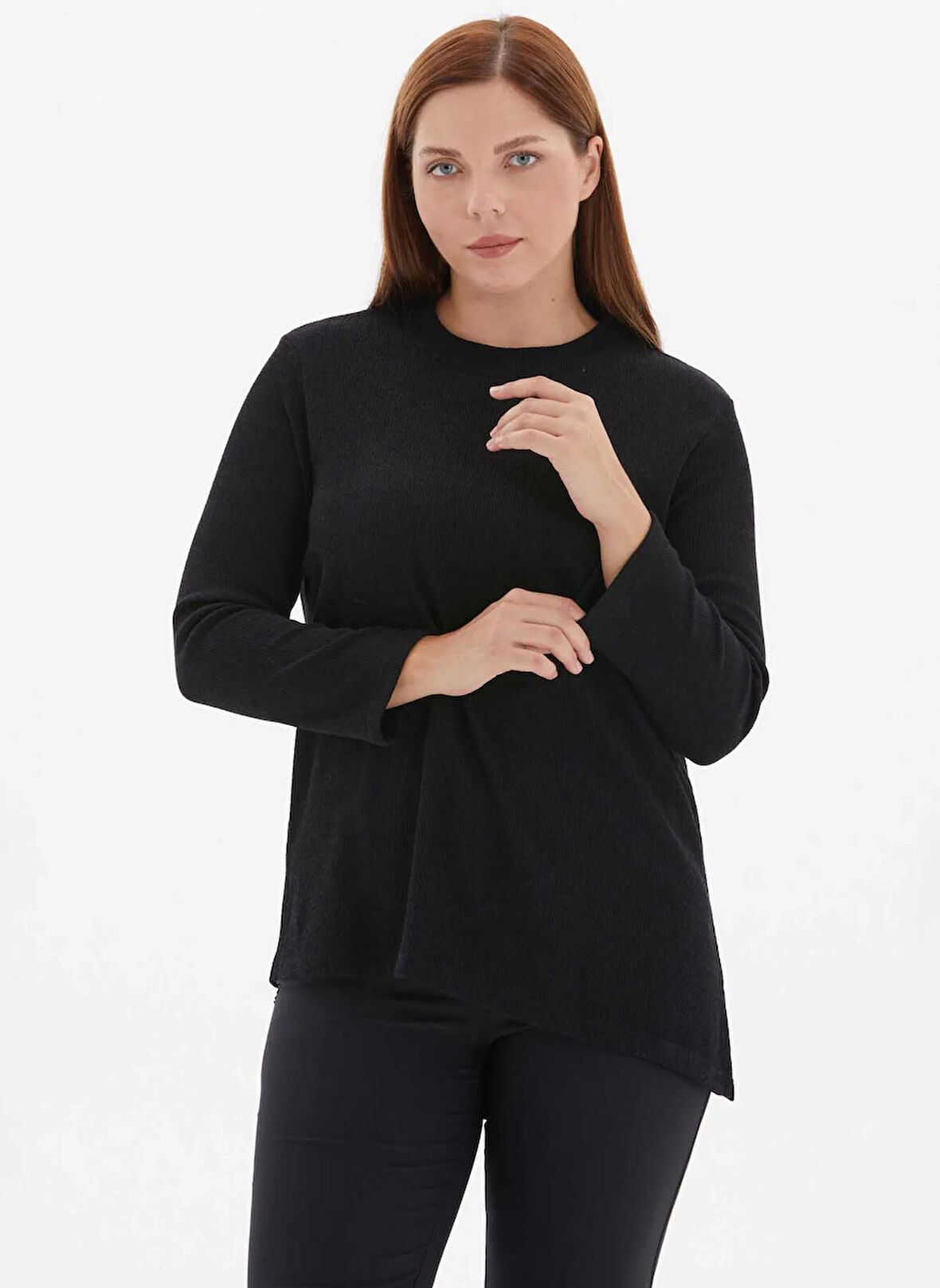 Selen Yuvarlak Yaka Düz Siyah Kadın Bluz 25KSL8257