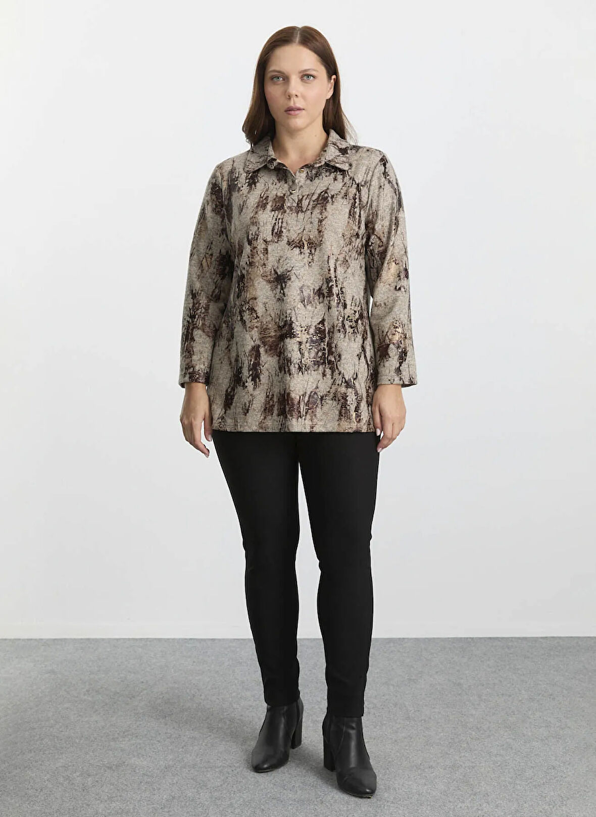 Selen Polo Yaka Varaklı Bej Kadın Bluz 25KSL8267