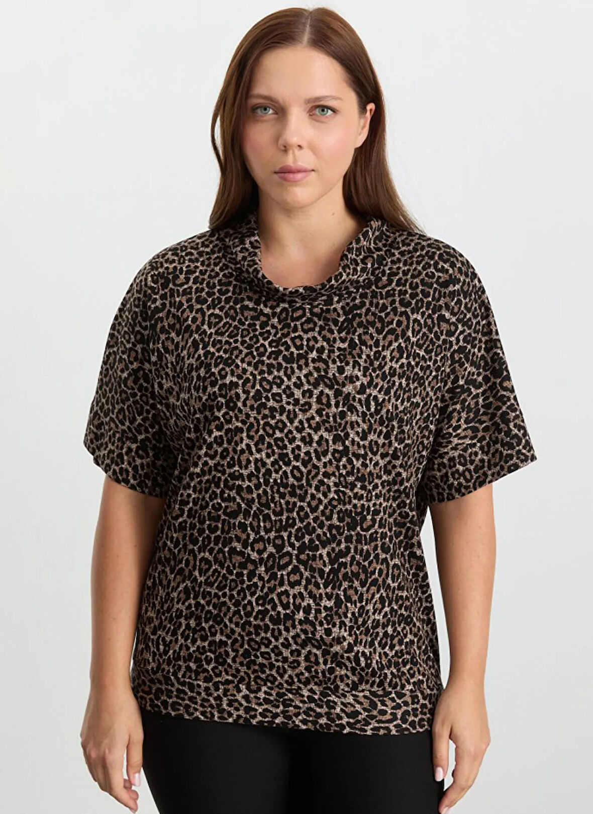 Selen Degaje Yaka Leopar Desenli Kahve Kadın Bluz 25KSL8270