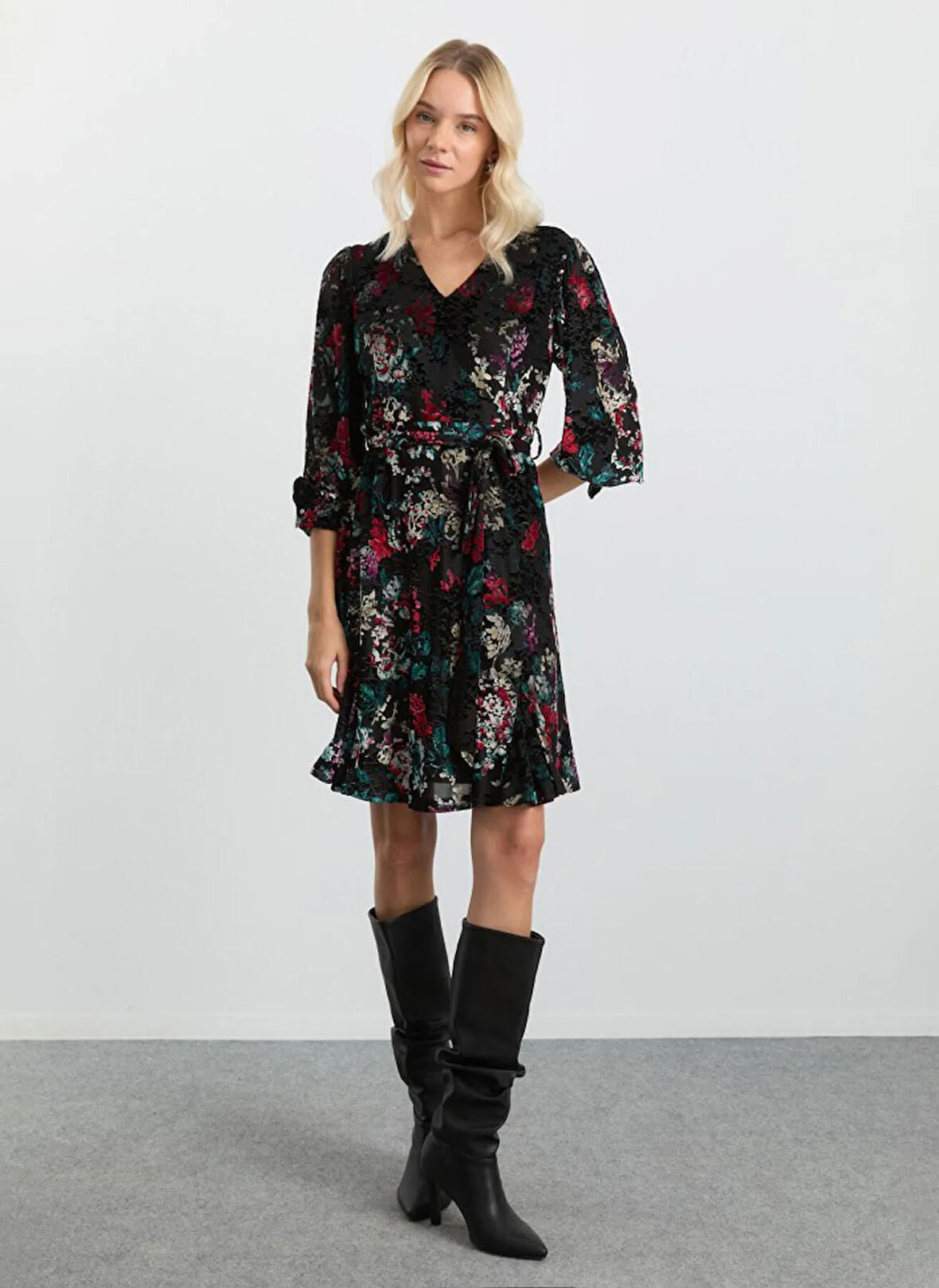 Selen V Yaka Desenli Siyah Standart Kadın Elbise 25KSL7720