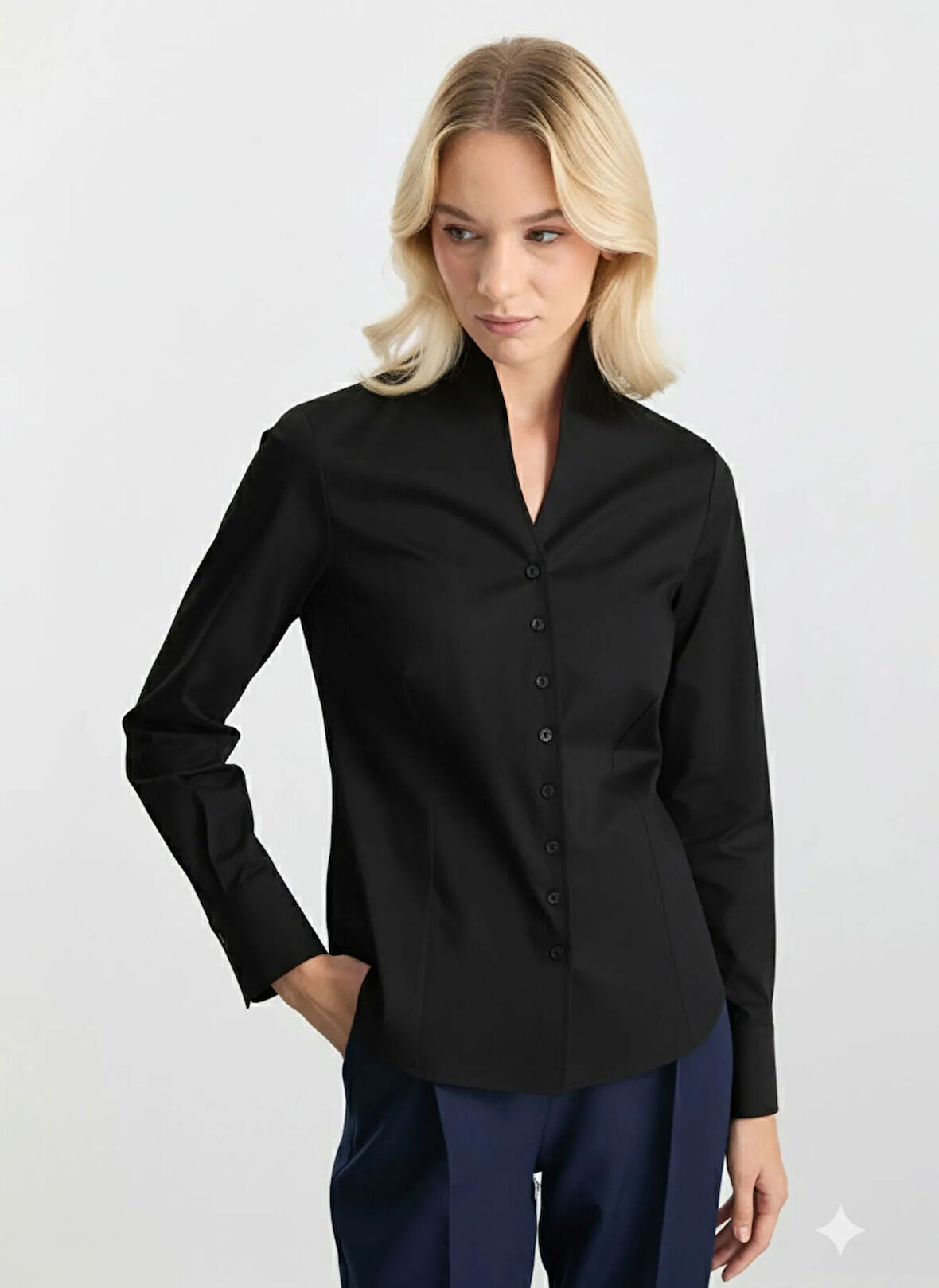 Selen Dik Yaka Düz Siyah Kadın Bluz 25KSL8281