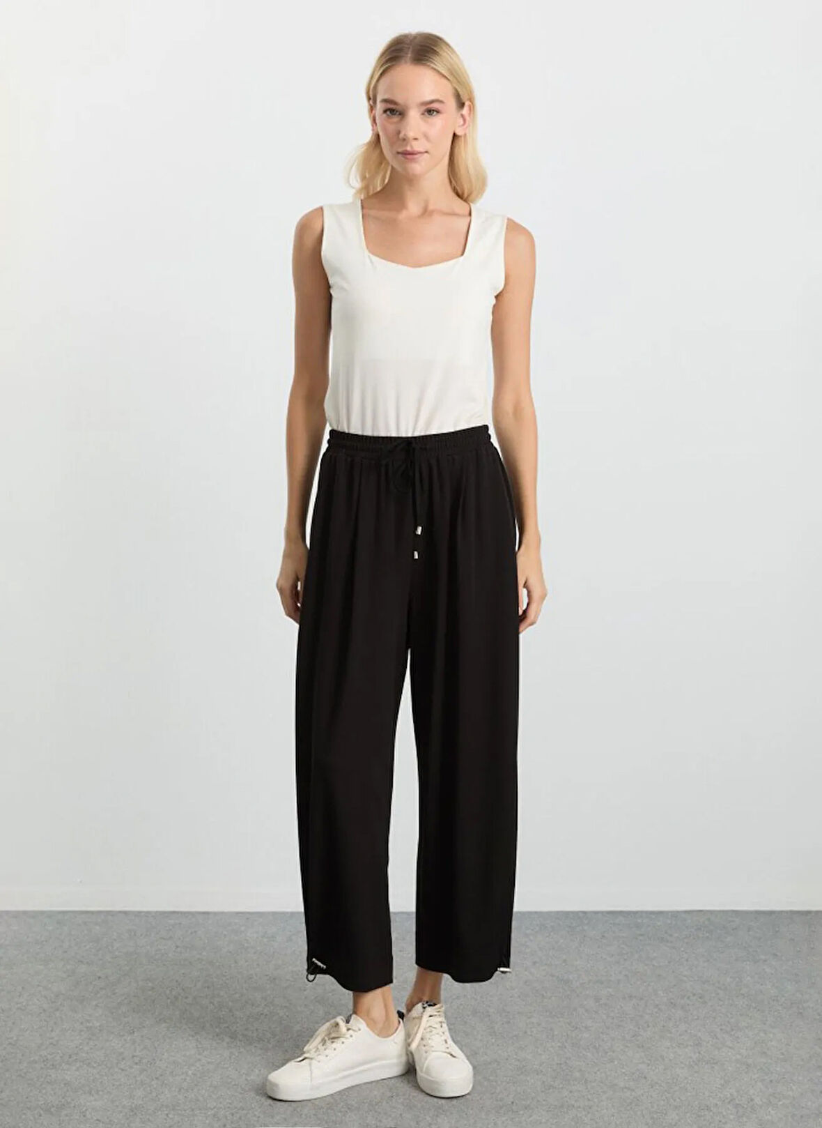 Selen Normal Bel Standart Siyah Kadın Pantolon 25KSL5506