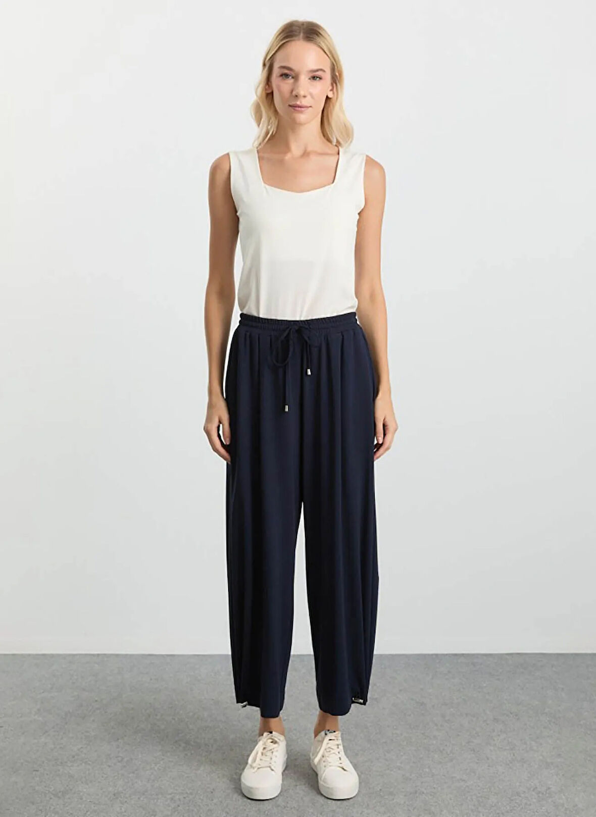 Selen Normal Bel Standart Lacivert Kadın Pantolon 25KSL5506