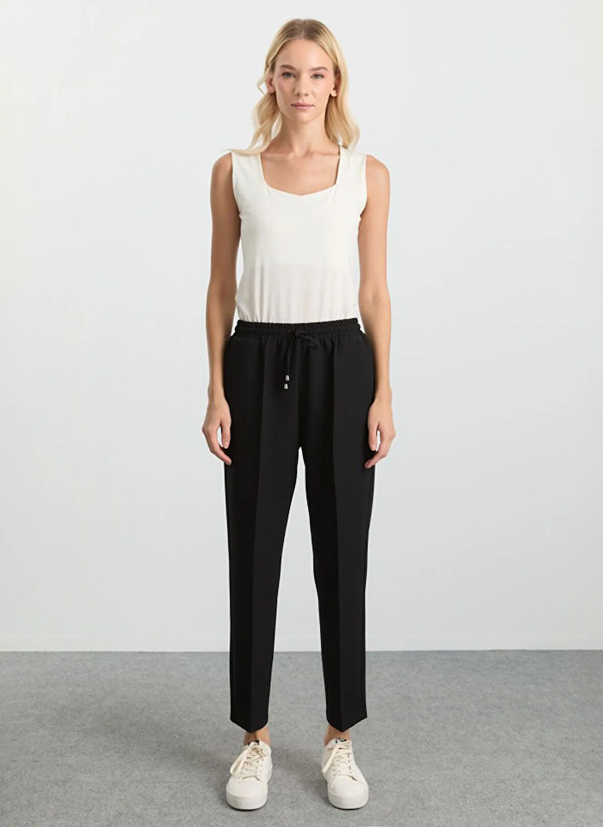 Selen Normal Bel Standart Siyah Kadın Pantolon 25KSL5504