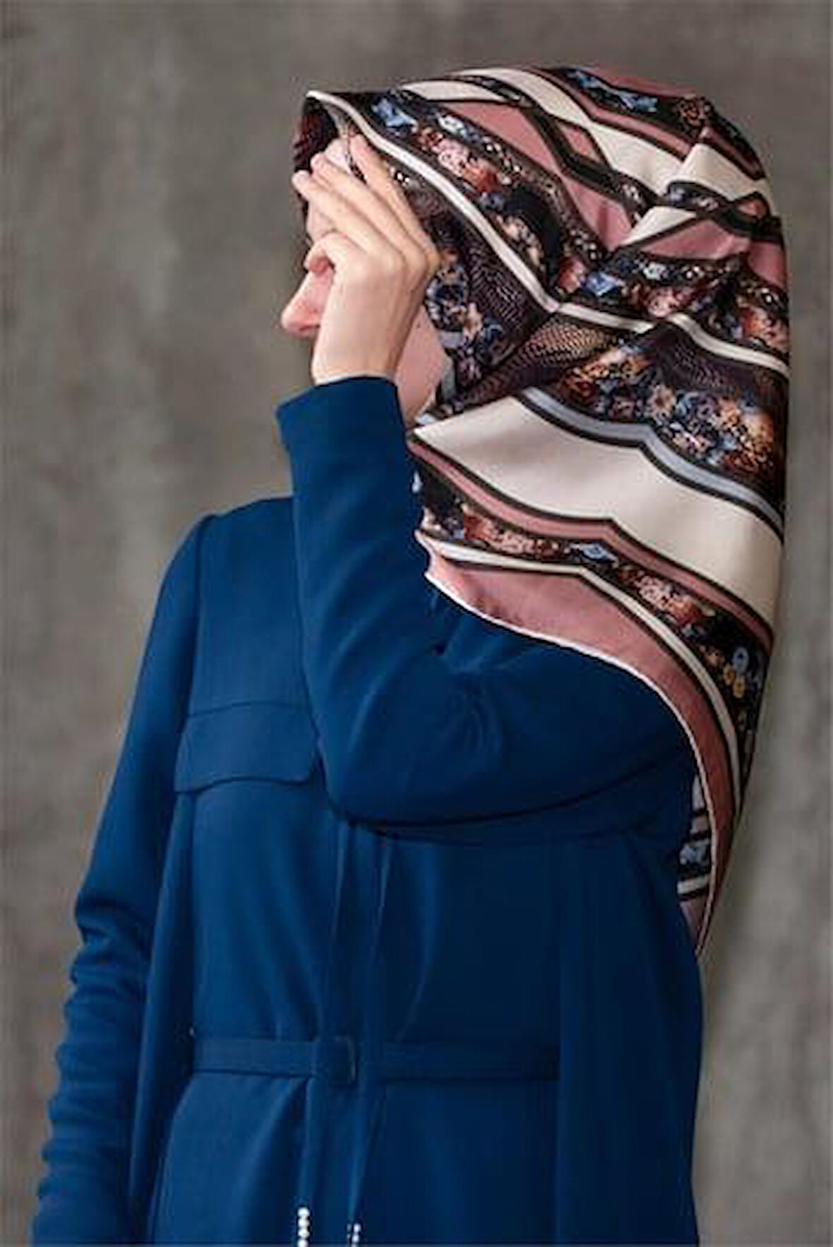 Vissona Tivil İpek Eşarp 17502 - 0019 - 0001 Pudra Pembe Batik Desen