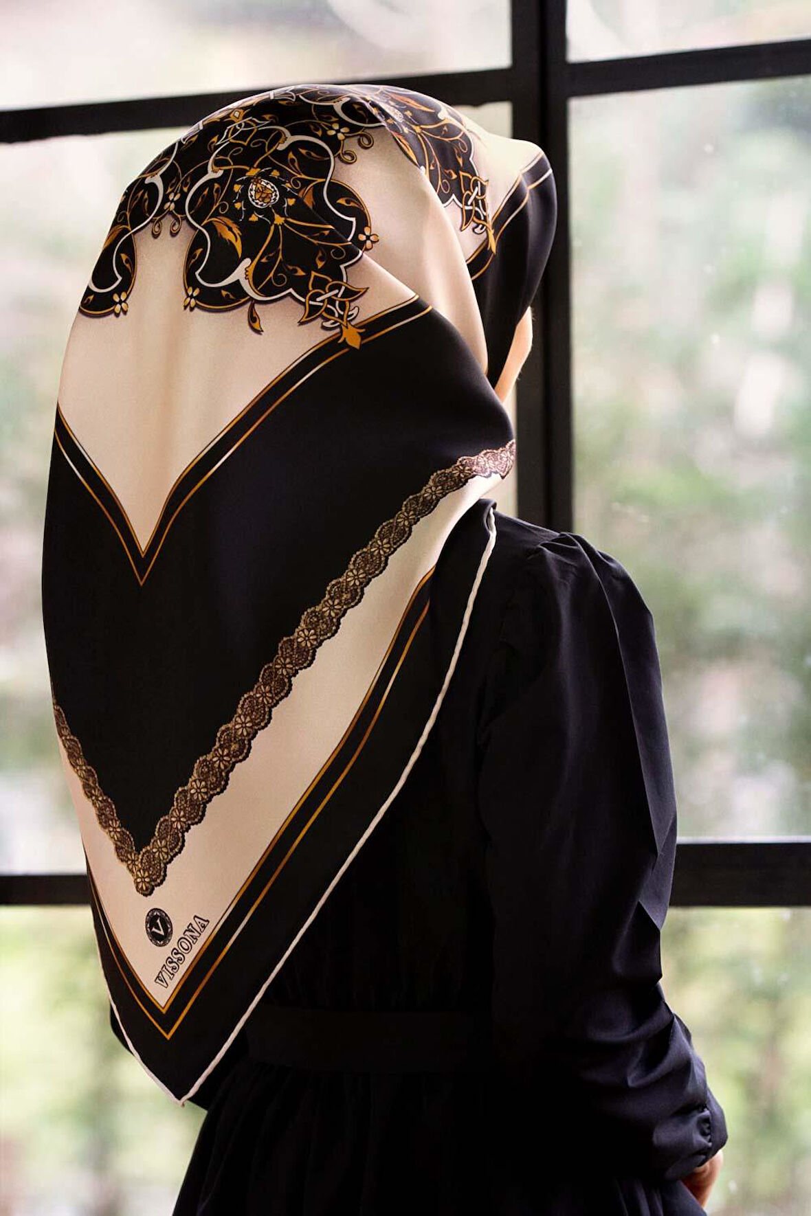 Vissona Tivil İpek Eşarp 17538-0001-0003 Siyah Karışık Desen 