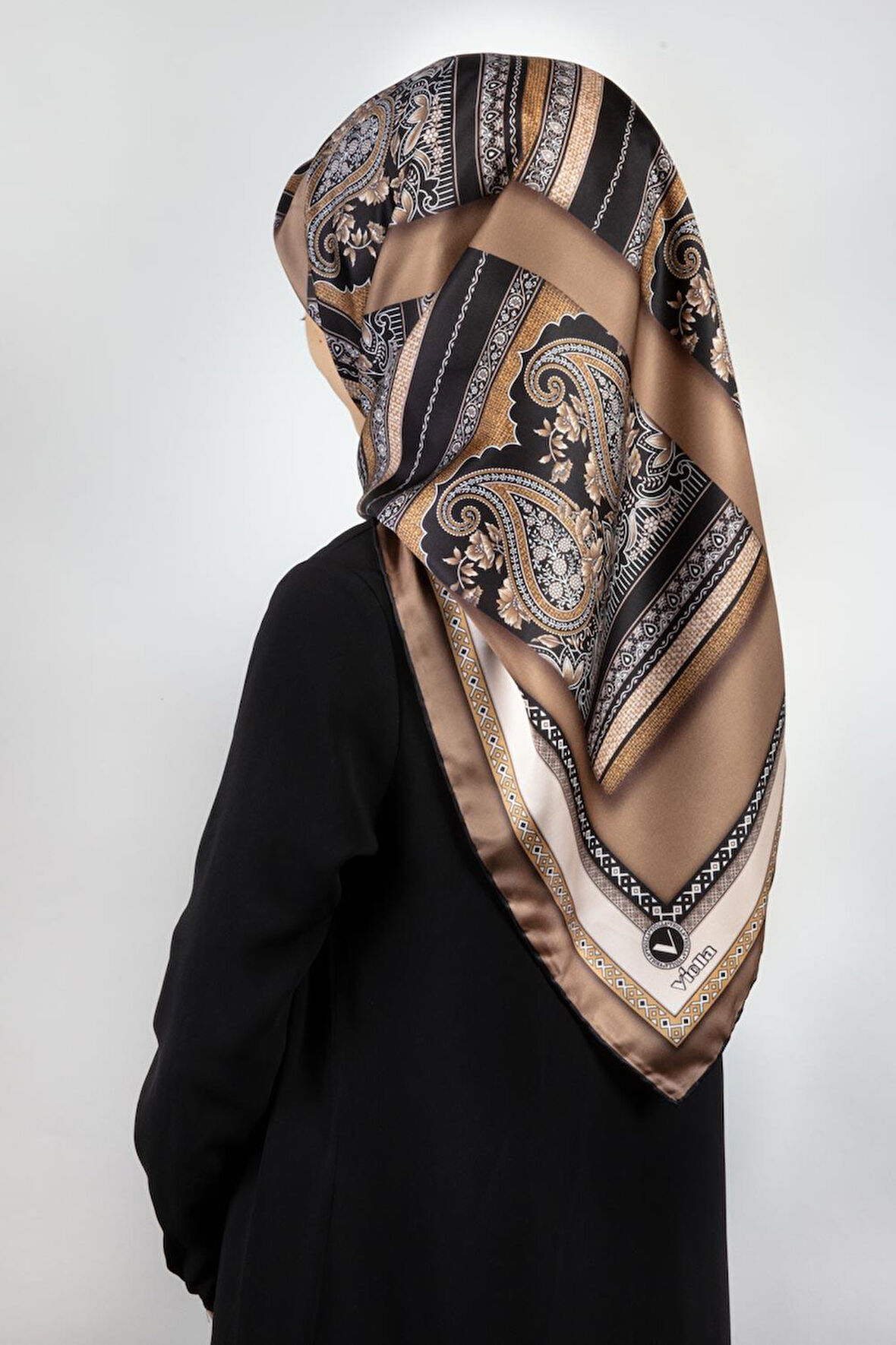 Twill Şal Desenli Bej Renkli 90x90 Eşarp (İpek İçermez) Kenar Dikiş Şekli El Dikişli