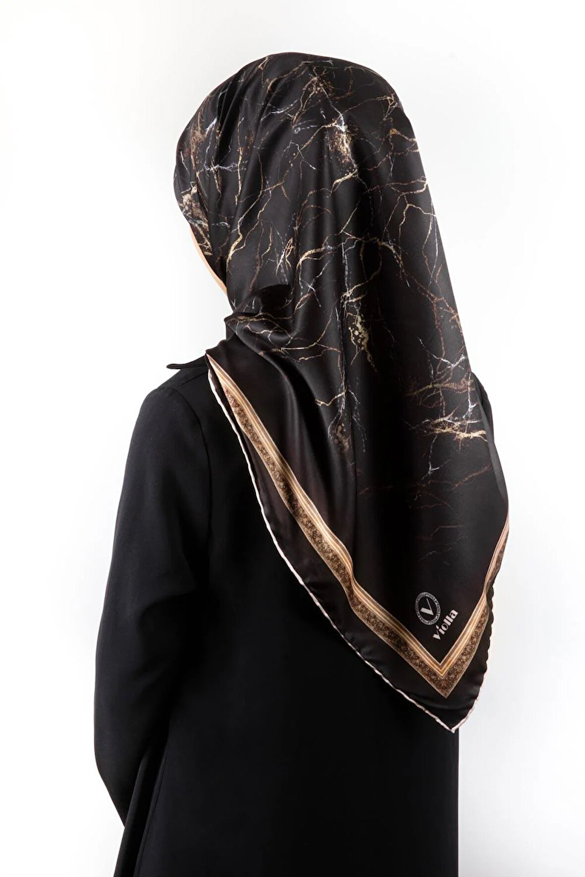 Twill Barok Çerçeveli Mermer Desenli Siyah Renkli 90x90 Eşarp (İpek İçermez) Kenar Dikiş Şekli El Dikişli