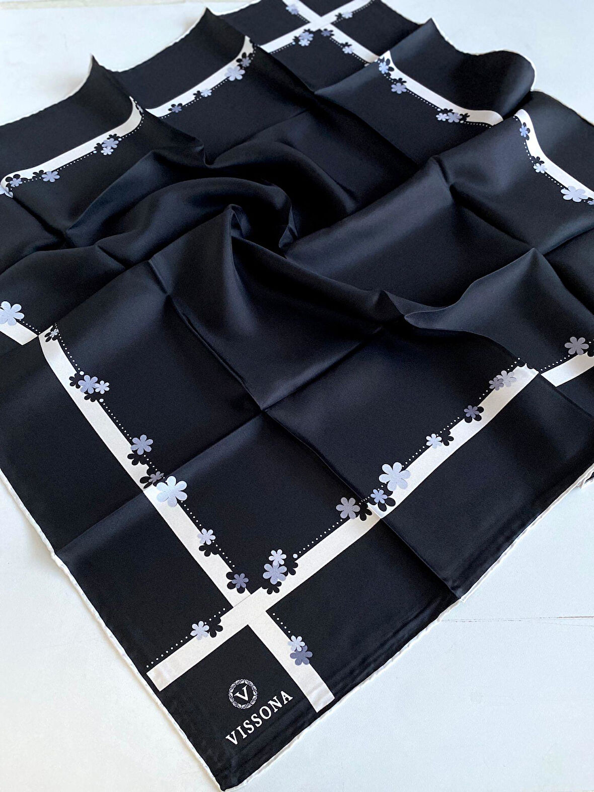 Vissona Tivil İpek Eşarp 50318-0001-0003 Siyah Karışık Desen 42520