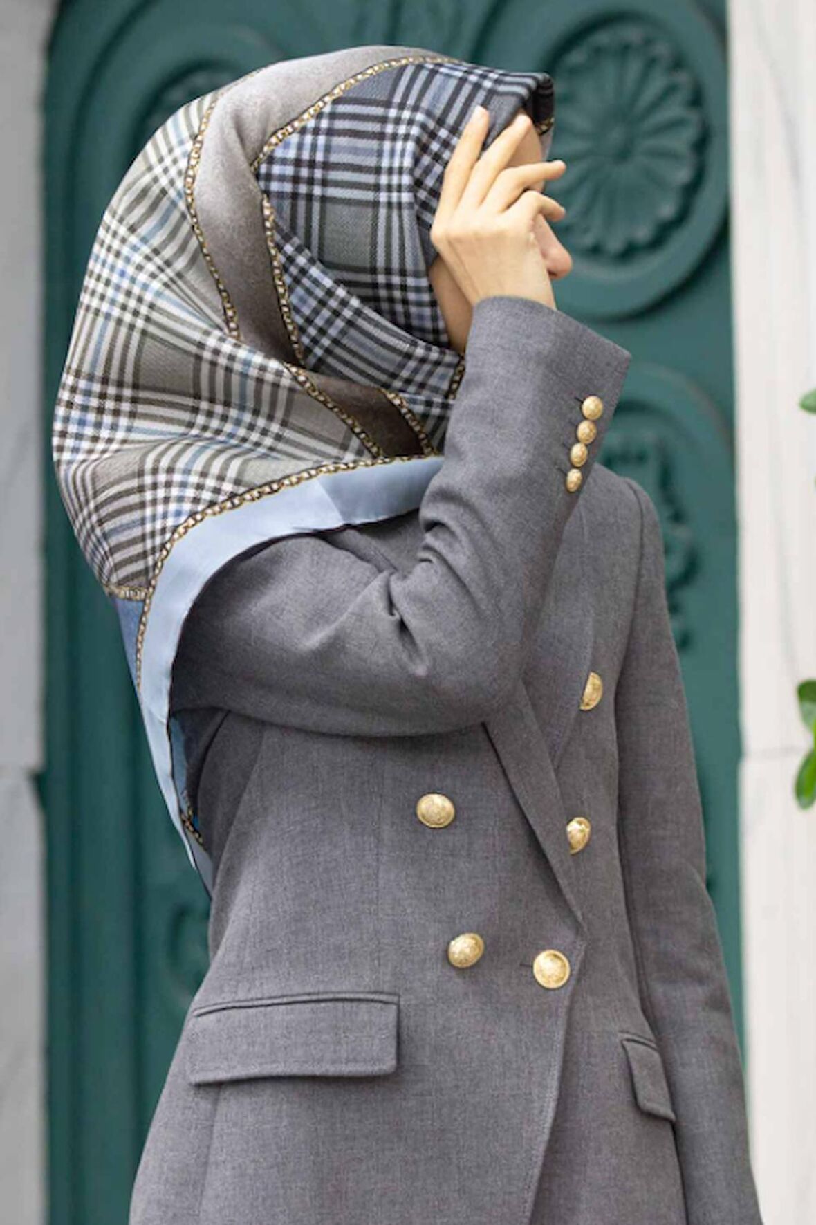 Vissona Tivil Mavi Kahverengi Desenli İpek Eşarp 786-0034-0004