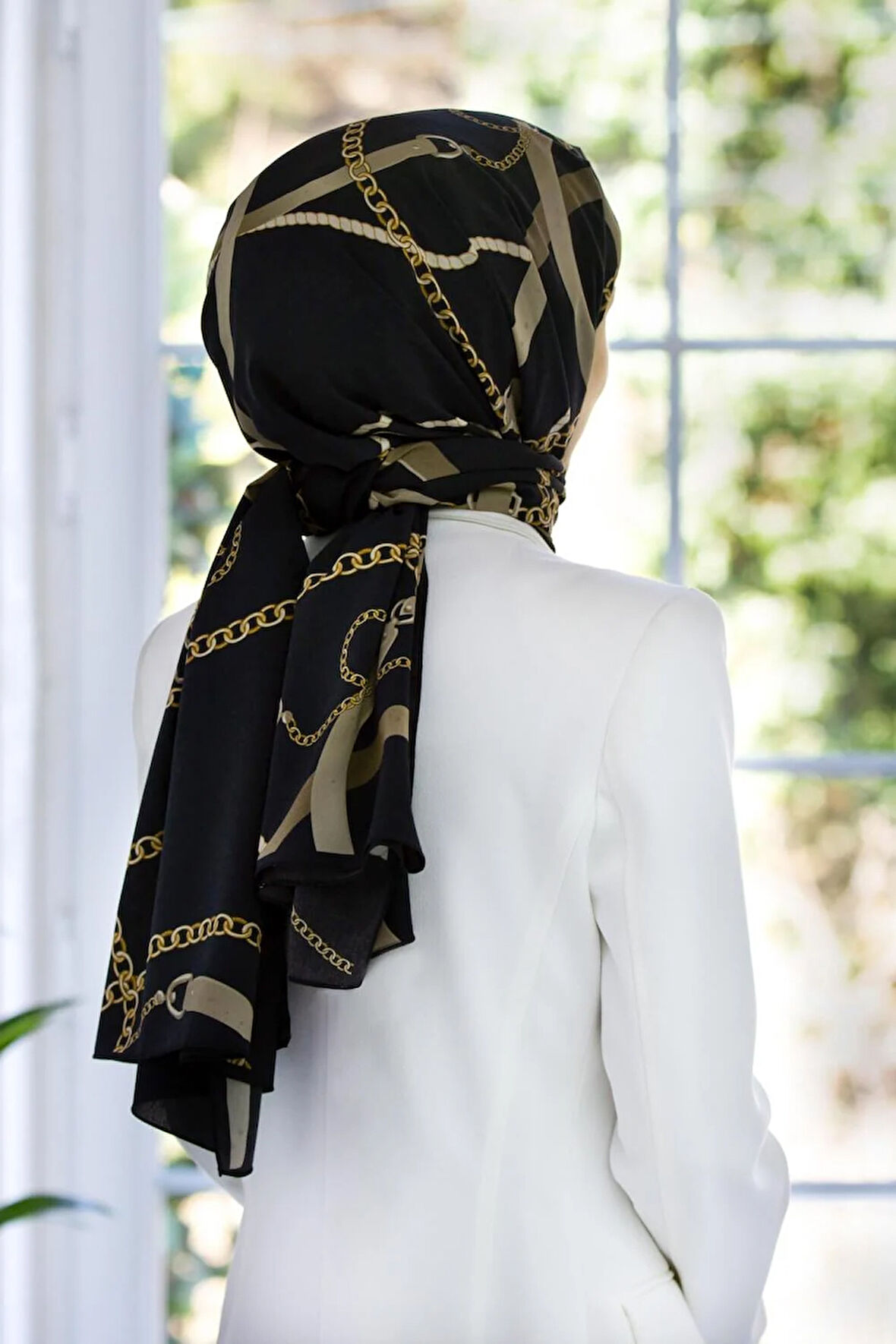 LÜKS MEDİNE İPEĞİ ZİNCİRLİ KEMER DESENLİ SİYAH RENKLİ 75X195 KIRIŞMAZ ŞAL MOSS KREP DİKİŞ TİPİ İTALYAN DİKİŞLİ