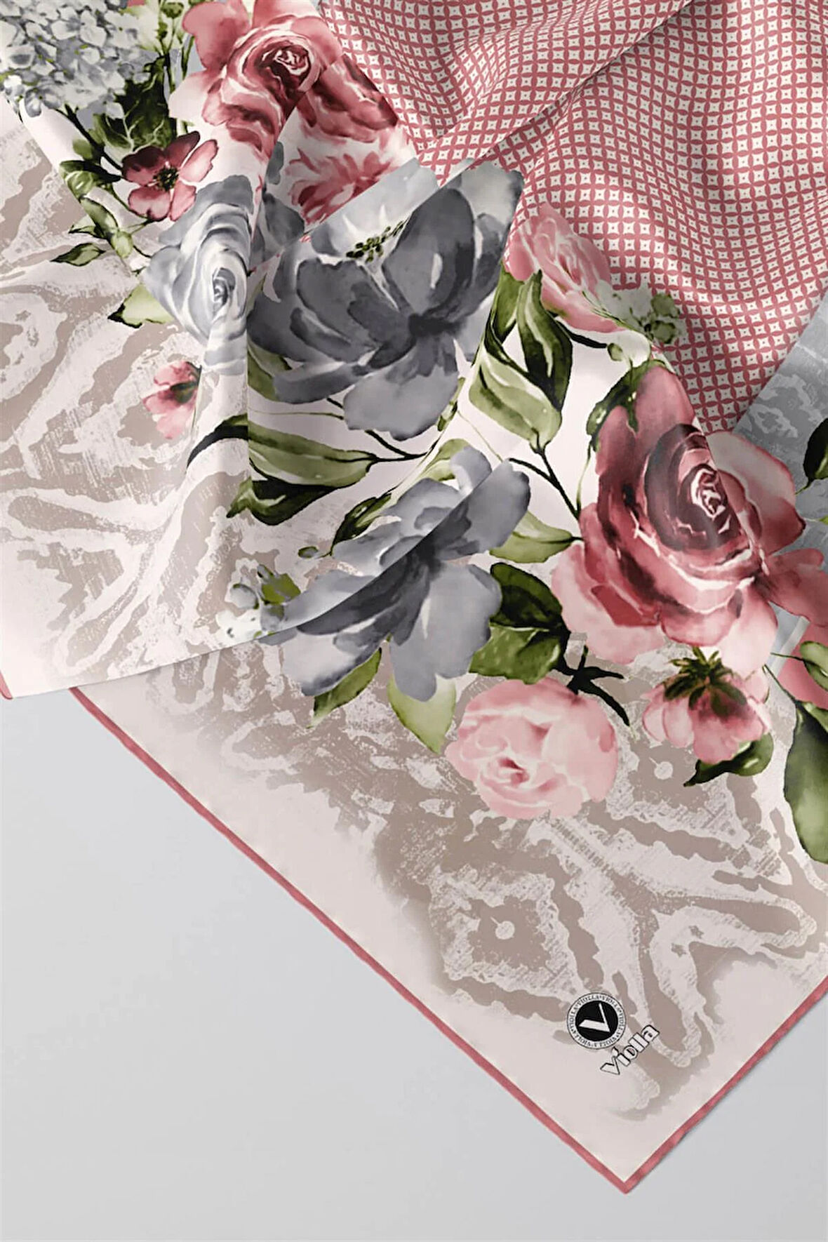 Twill Çiçek Desenli Pudra  Renkli 90x90 Eşarp (İpek İçermez) Kenar Dikiş Şekli El Dikişli