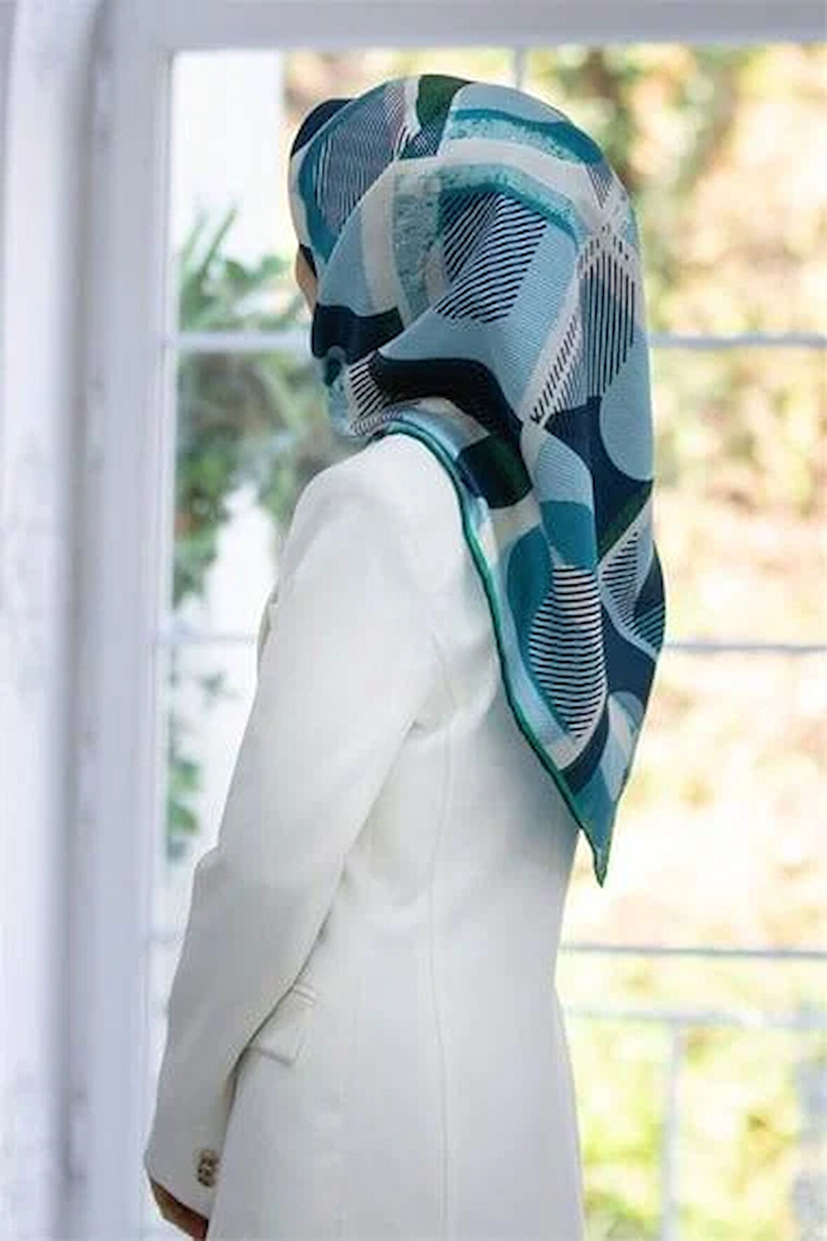 Vissona Tivil İpek Eşarp 51918 - 8 - 0033 - 0041 Turkuaz Çizgi Desen