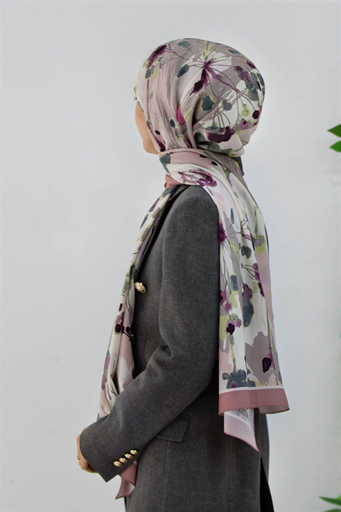 LÜKS MEDİNE İPEĞİ BAHAR DALI DESENLİ PUDRA RENKLİ 75X195 KIRIŞMAZ ŞAL MOSS KREP DİKİŞ TİPİ  İTALYAN DİKİŞLİ