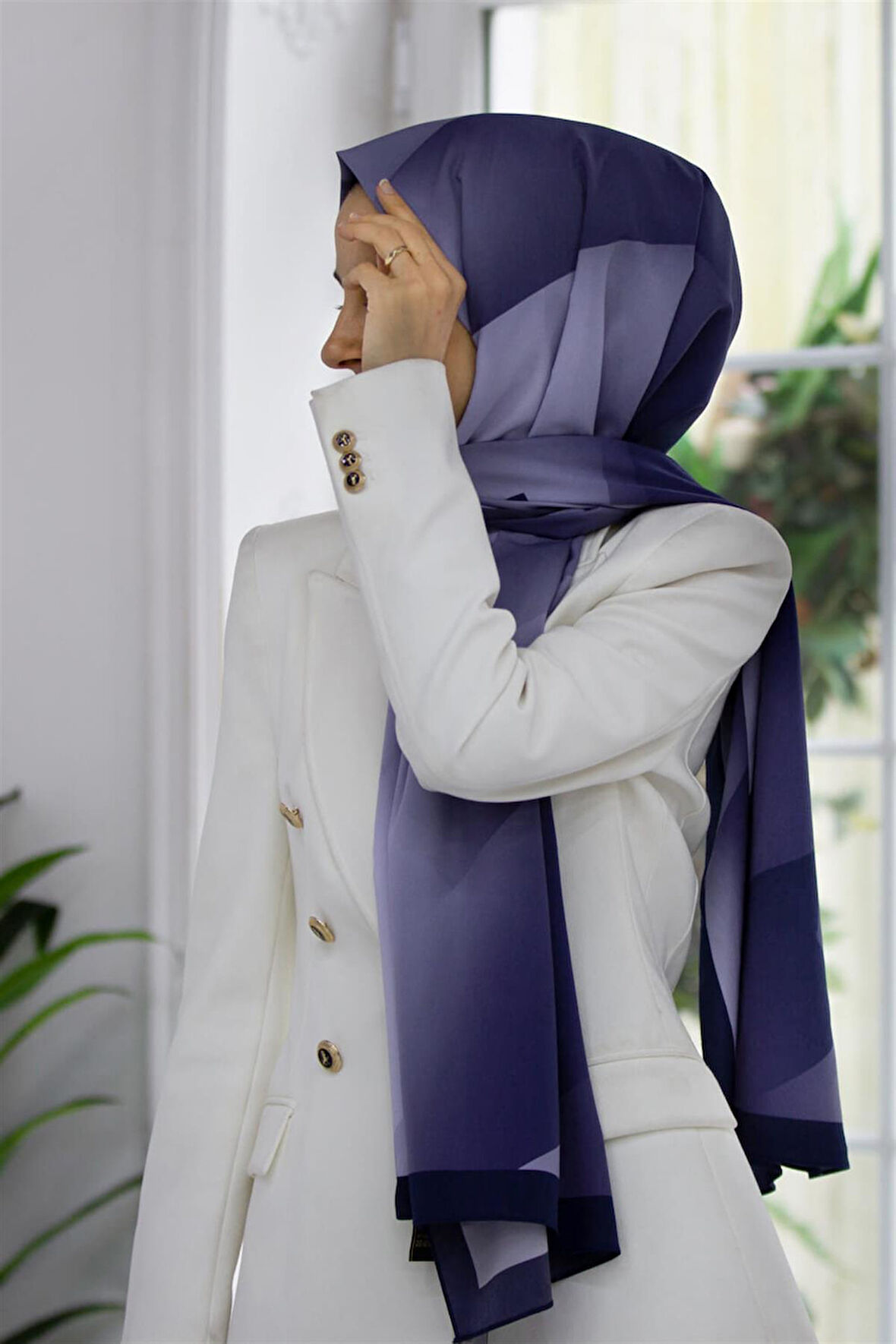 LÜKS MEDİNE İPEĞİ TONSÜRTON DESENLİ İNDİGO RENKLİ 75X195 KIRIŞMAZ ŞAL MOSS KREP DİKİŞ TİPİ  İTALYAN DİKİŞLİ