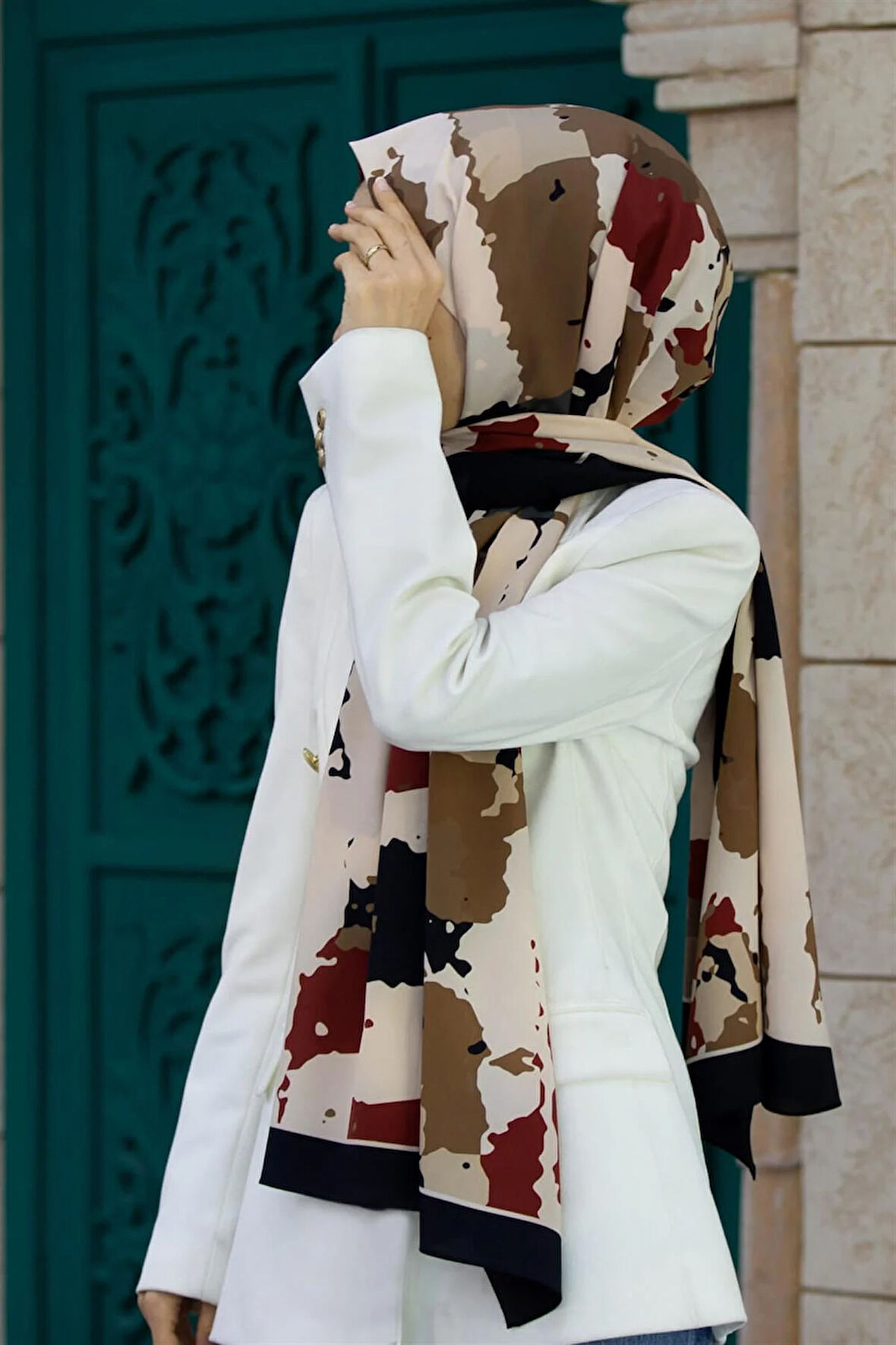 LÜKS MEDİNE İPEĞİ BOYA EFEKTİ DESENLİ SİYAH RENKLİ 75X195 KIRIŞMAZ ŞAL MOSS KREP DİKİŞ TİPİ İTALYAN DİKİŞLİ