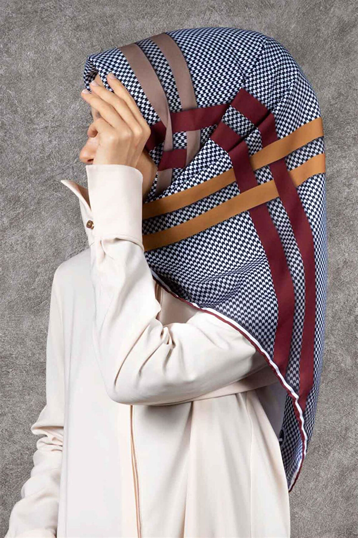 Twill Çizgili Pötikareli Çizgili Desenli Bordo - Bej Renkli 90x90 Eşarp (İpek İçermez)