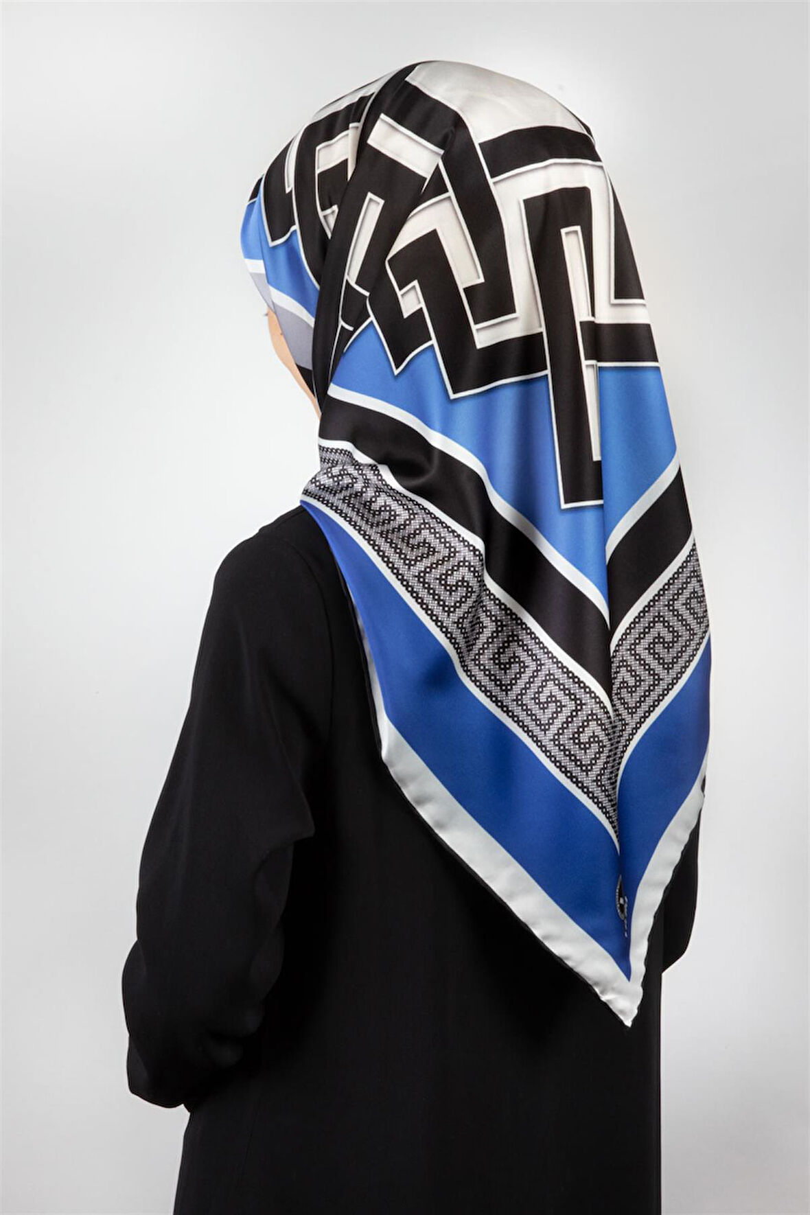 Twill Çizgili Sonsuzluk Düğümü Desenli Saks Mavisi Renkli 90x90 Eşarp (İpek İçermez)