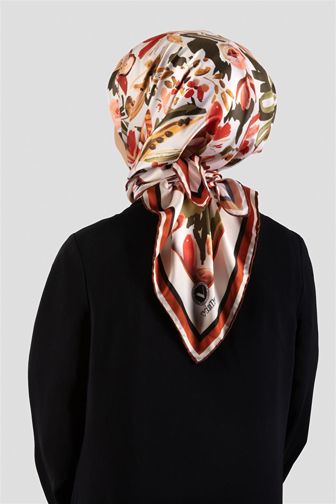 Rayon Çiçek Desenli Taba Renkli 90x90 Dikim Şekli : El Dikişi Eşarp (İpek İçermez)