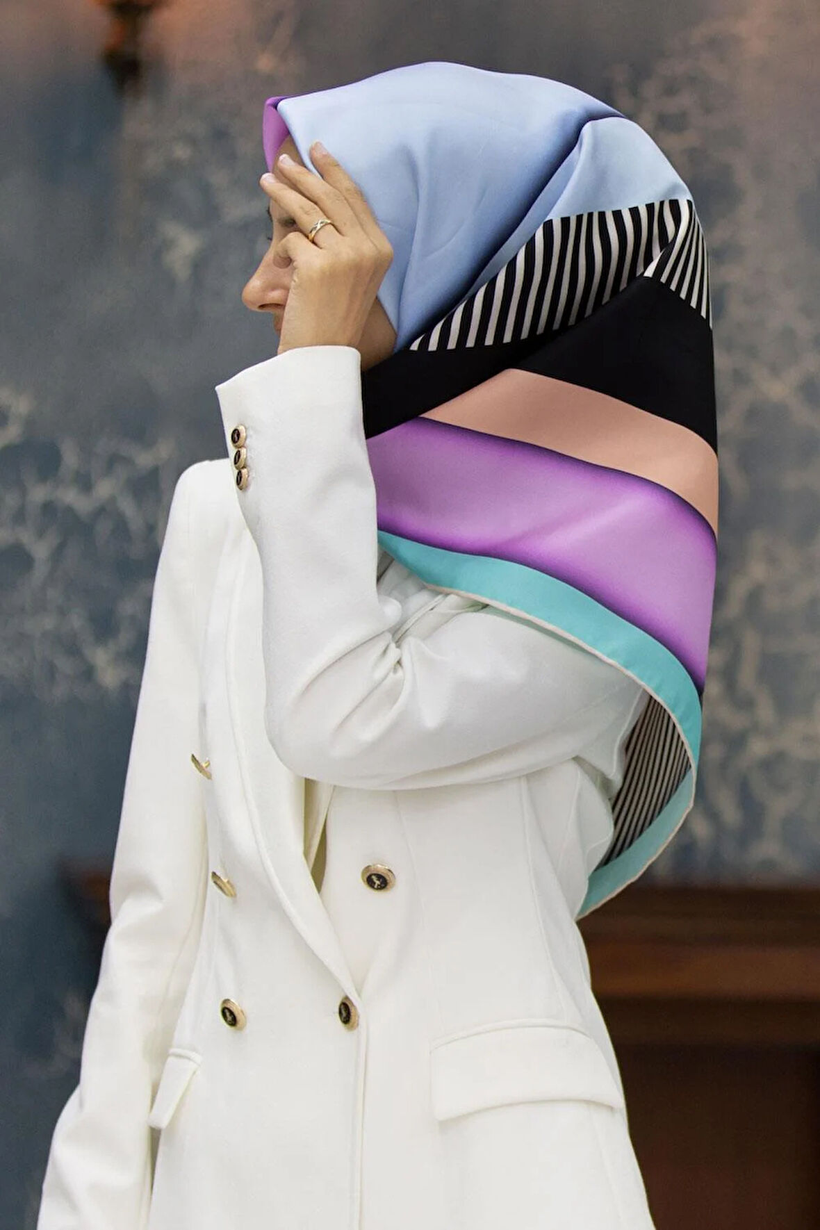 %100 Twill Renk Bloklu Çizgili Desenli Pudra - Bebe Mavisi Renkli 90x90 Eşarp Dikim Şekli: El Dikişii