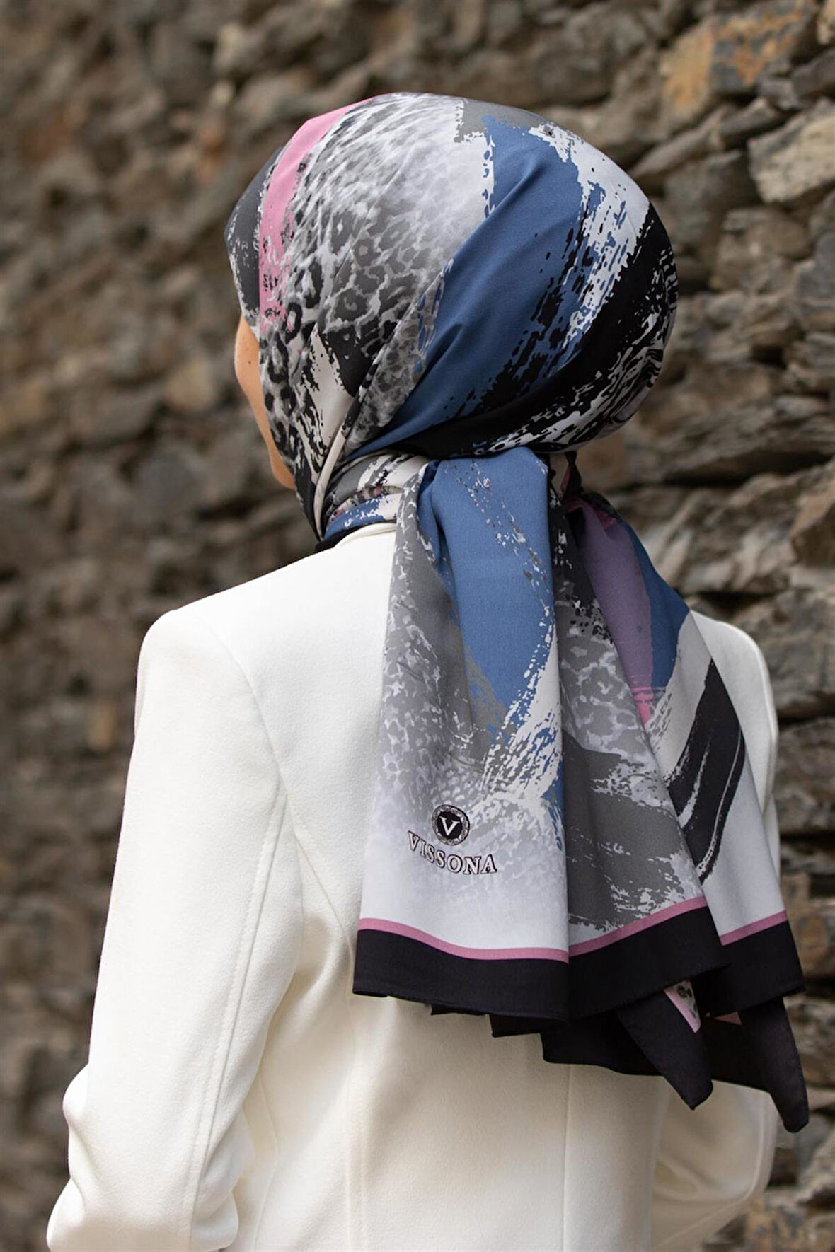 LÜKS MEDİNE İPEĞİ LEOPAR DESENLİ GRİ - PUDRA RENKLİ 75X195 KIRIŞMAZ ŞAL MOSS KREP DİKİŞ TİPİ İTALYAN DİKİŞLİ