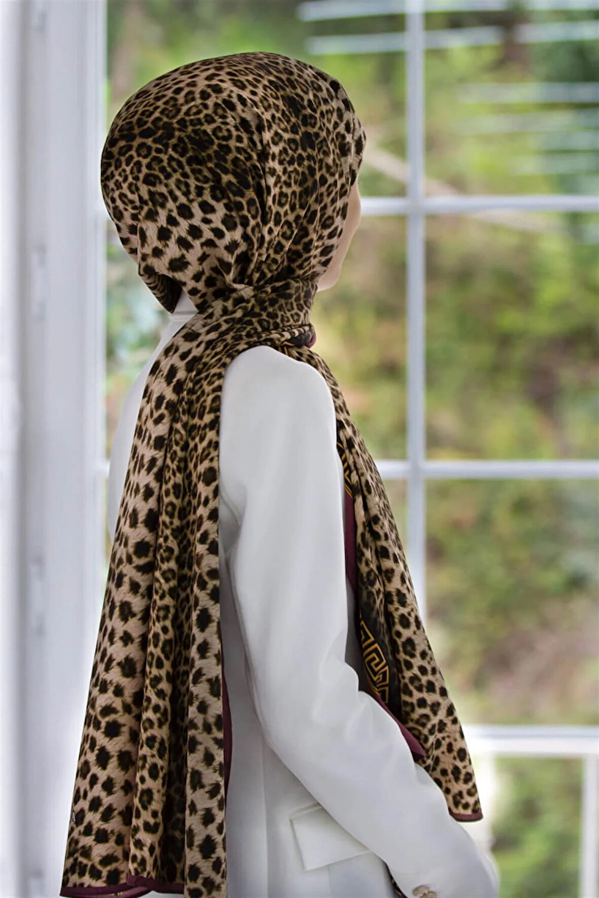 LÜKS MEDİNE BAROK BARDÜRLÜ LEOPAR DESENLİ BEJ - GÜL KURUSU RENKLİ 75X195 KIRIŞMAZ ŞAL MOSS KREP DİKİŞ TİPİ İTALYAN DİKİŞLİ