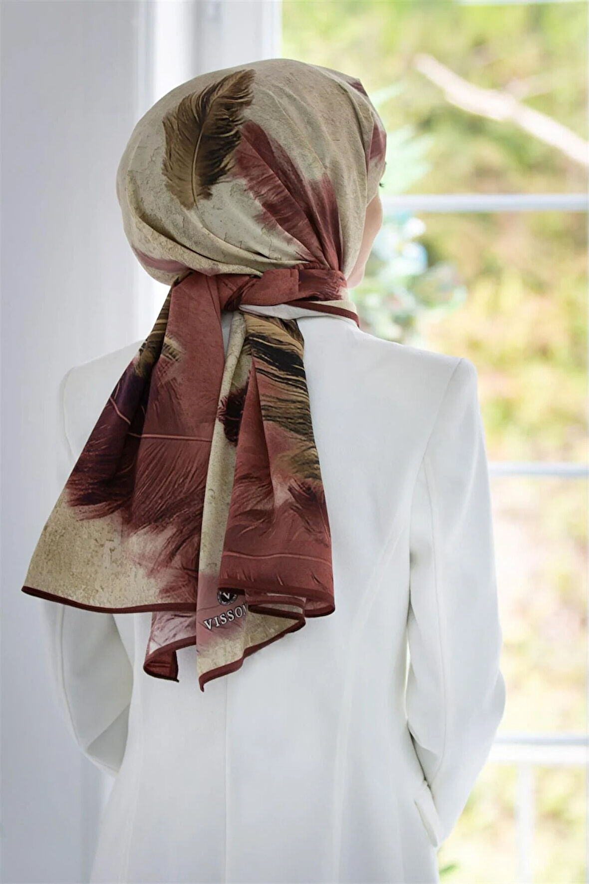 LÜKS MEDİNE İPEĞİ YAPRAK DESENLİ PUDRA RENKLİ 75X195 KIRIŞMAZ ŞAL MOSS KREP DİKİŞ TİPİ İTALYAN DİKİŞLİ