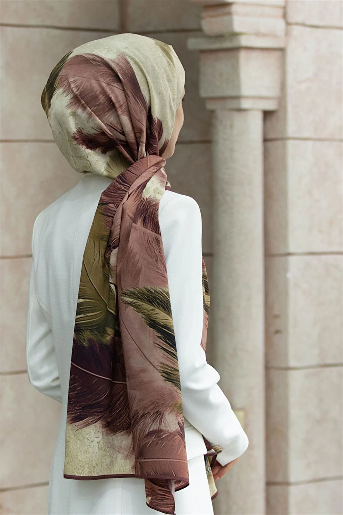 LÜKS MEDİNE İPEĞİ YAPRAK DESENLİ GÜL KURUSU - BEJ RENKLİ 75X195 KIRIŞMAZ ŞAL MOSS KREP DİKİŞ TİPİ İTALYAN DİKİŞLİ