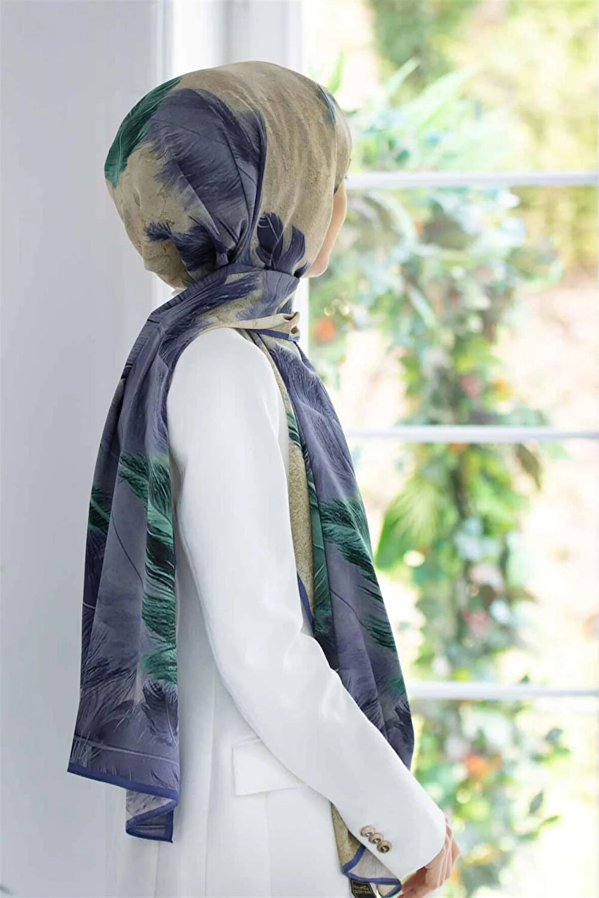 LÜKS MEDİNE İPEĞİ YAPRAK DESENLİ İNDİGO RENKLİ 75X195 KIRIŞMAZ ŞAL MOSS KREP DİKİŞ TİPİ İTALYAN DİKİŞLİ