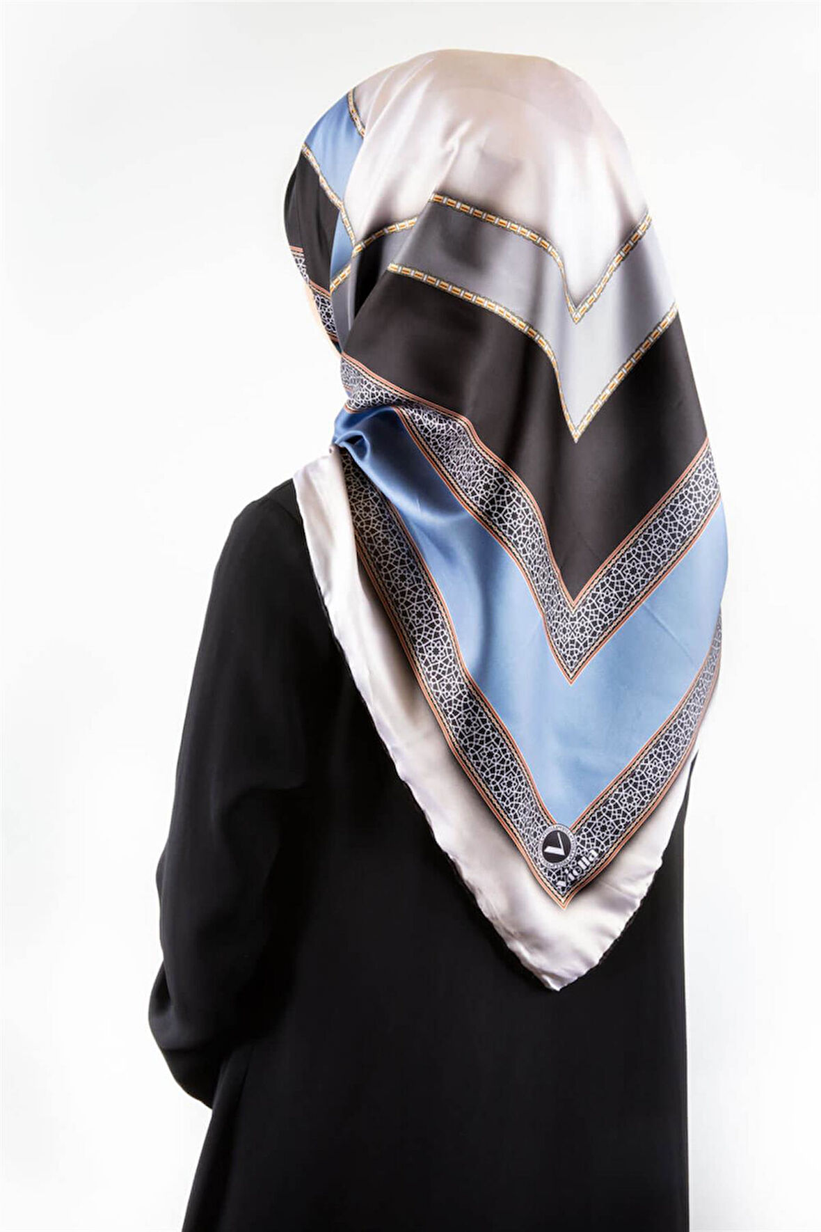 Twill Gold Detaylı ve Antik Motif Desenli Petrol Yeşili - İndigo Renkli 90x90 Eşarp (İpek İçermez) Kenar Dikiş Şekli El Dikişli