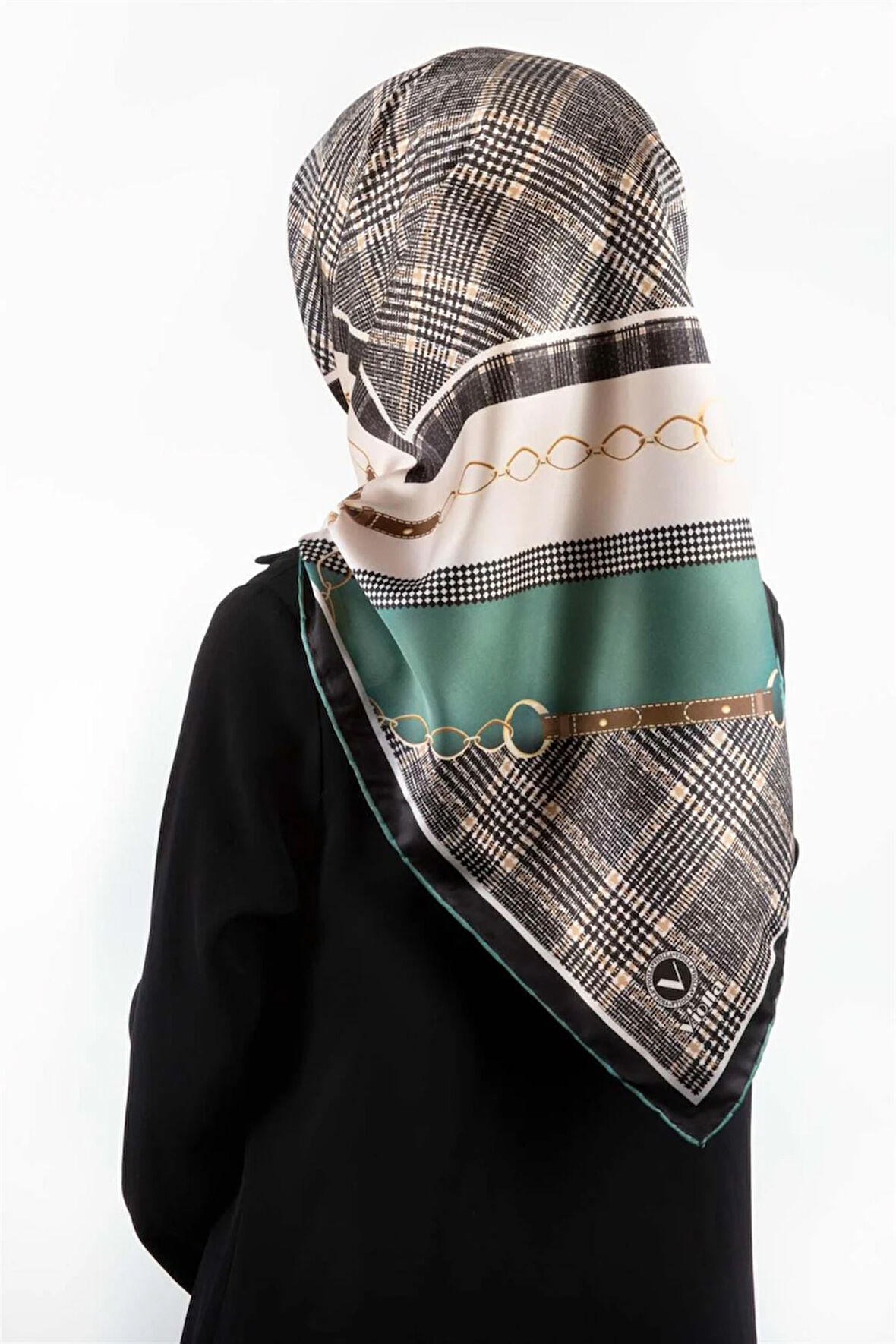 Twill Kemer ve Zincir Detaylı Ekose Desenli Petrol Yeşili Renkli 90x90 Eşarp (İpek İçermez) Kenar Dikiş Şekli El Dikişli