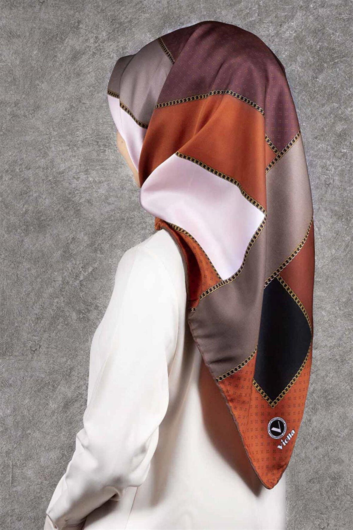 Twill Geometrik Desenli Bordo - Siyah Renkli 90x90 Eşarp (İpek İçermez) Kenar Dikiş Şekli El Dikişli