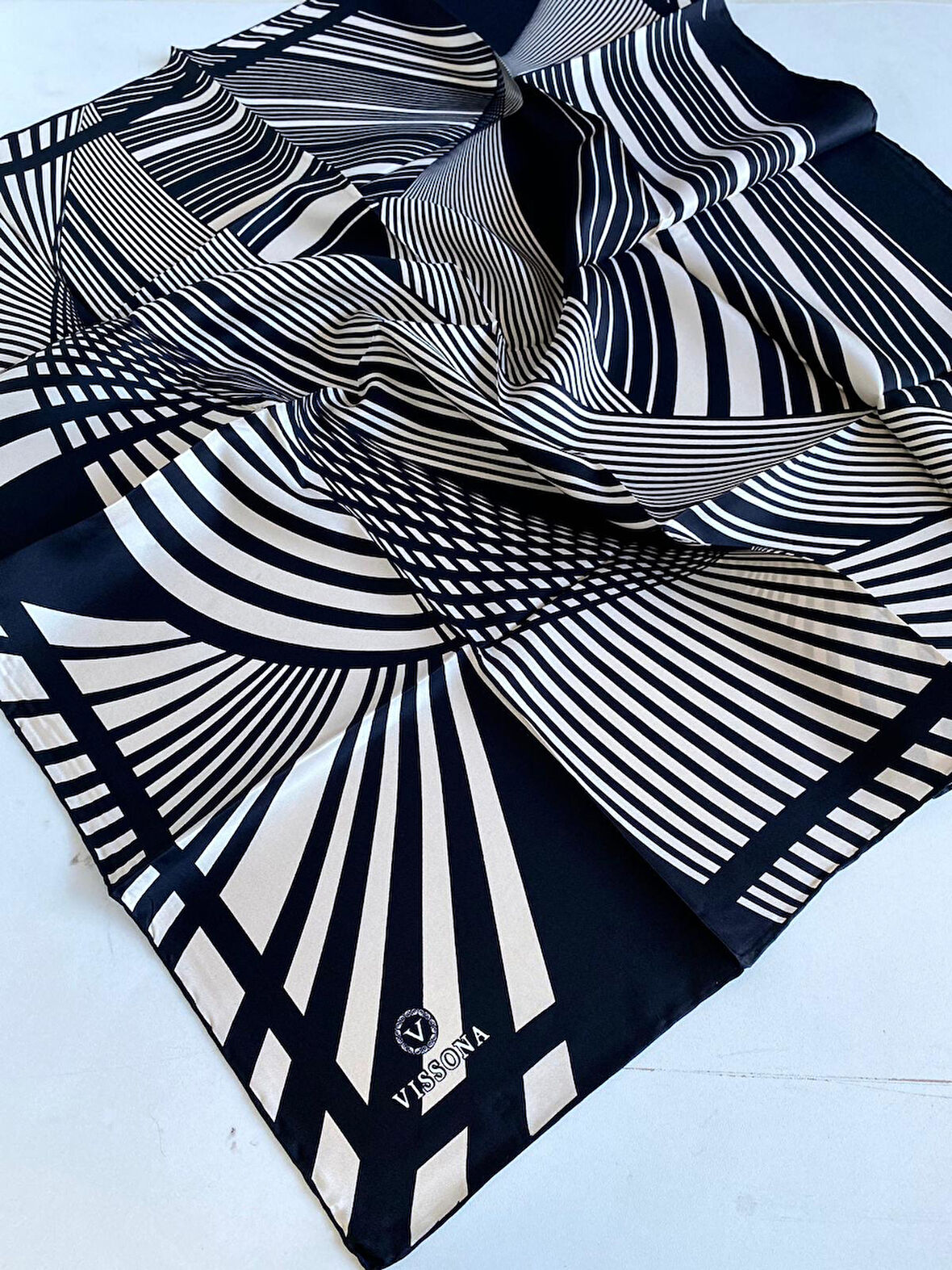 Vissona Tivil İpek Eşarp 51837-1-0001-0003 Siyah Karışık Desen