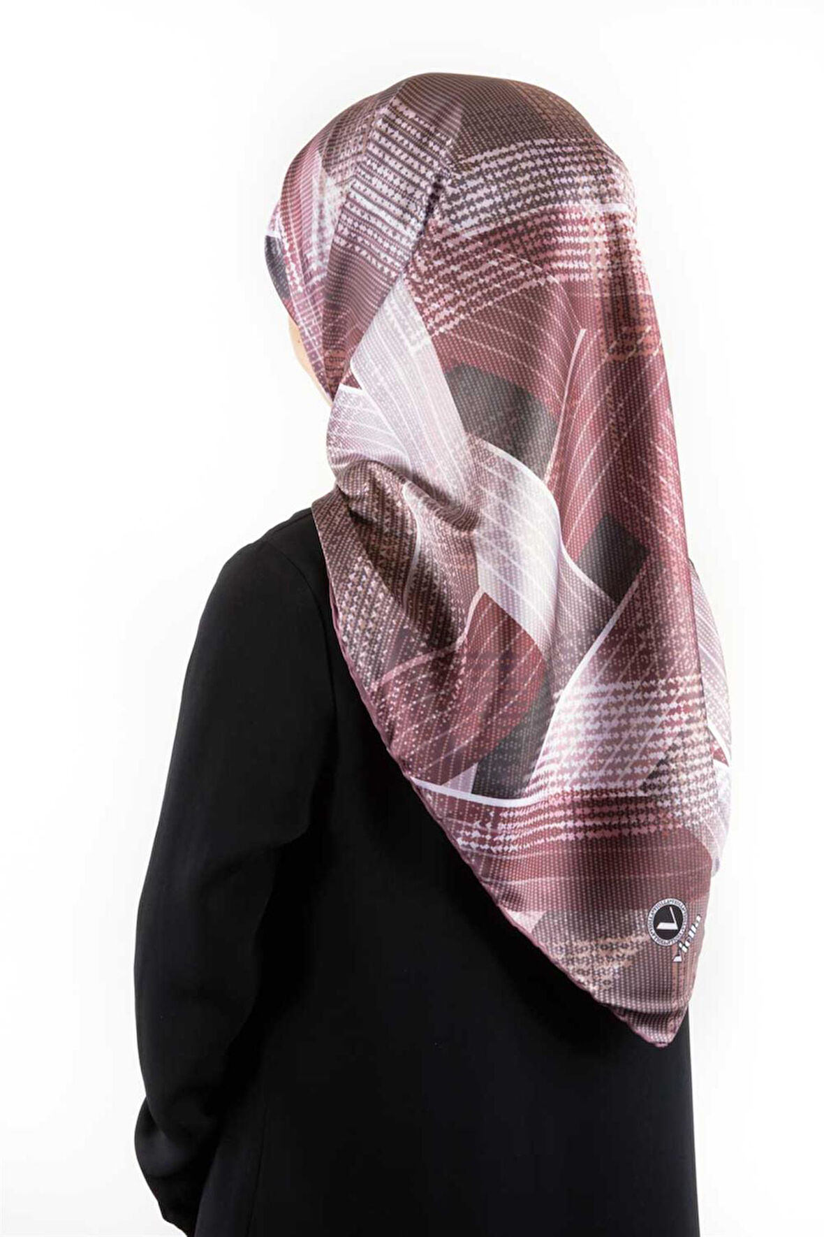 Twill Dokulu Geometrik Desenli Pudra Renkli 90x90 Eşarp (İpek İçermez) Kenar Dikiş Şekli El Dikişli