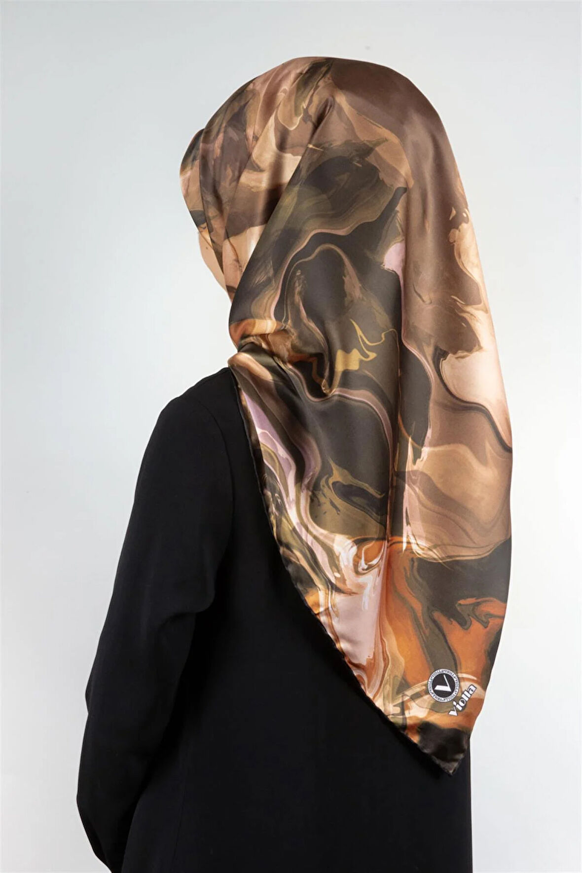 Twill Batik Desenli Hardal Renkli 90x90 Eşarp (İpek İçermez) Kenar Dikiş Şekli El Dikişli