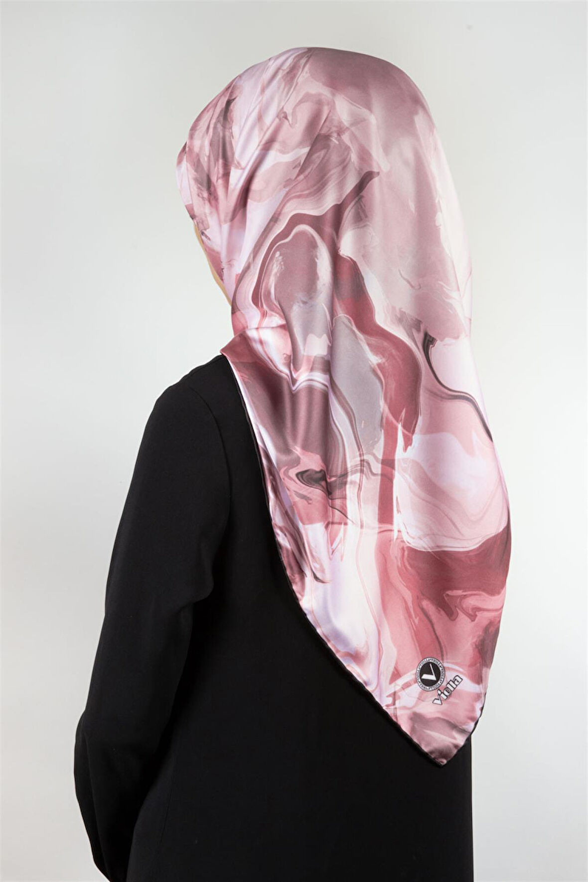 Twill Batik Desenli Pudra Renkli 90x90 Eşarp (İpek İçermez) Kenar Dikiş Şekli El Dikişli