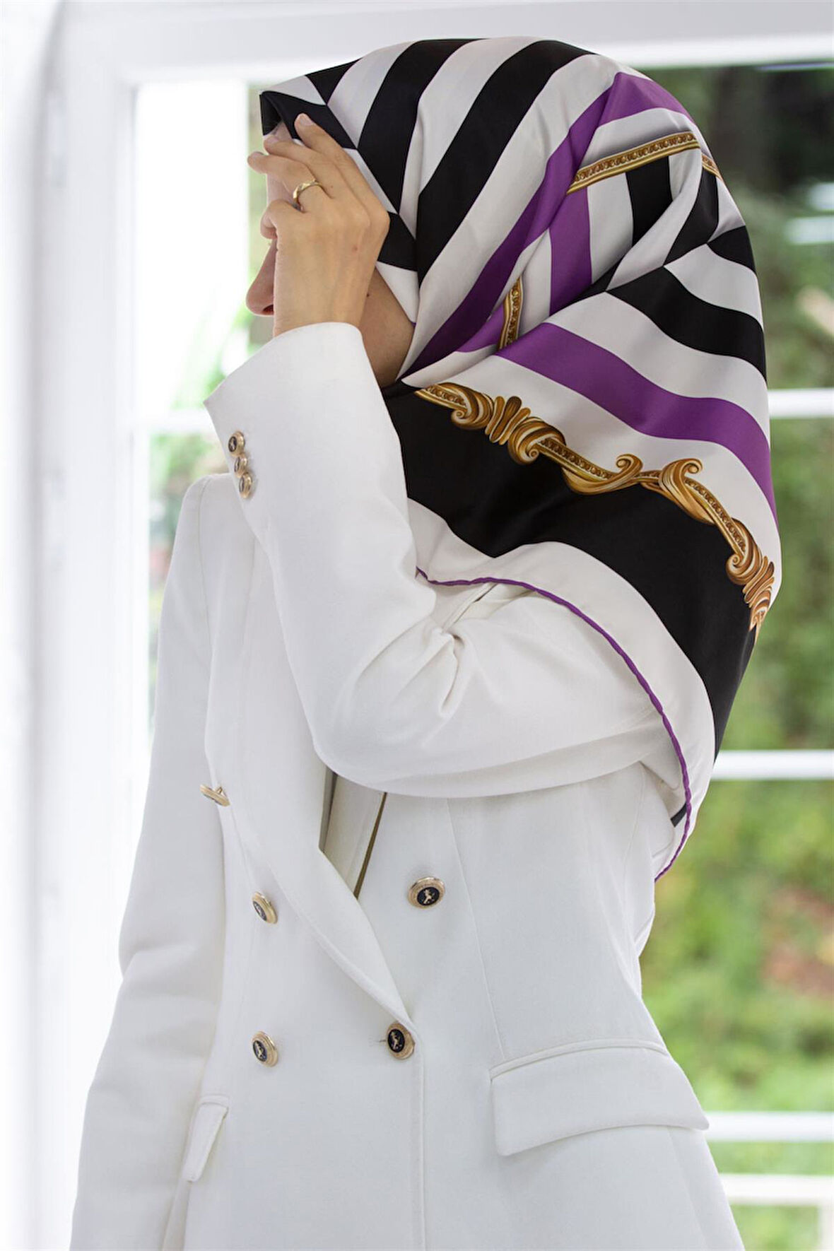 Twill Geometrik Desenli Lila Renkli 90x90 Eşarp (İpek İçermez) Kenar Dikiş Şekli El Dikişli