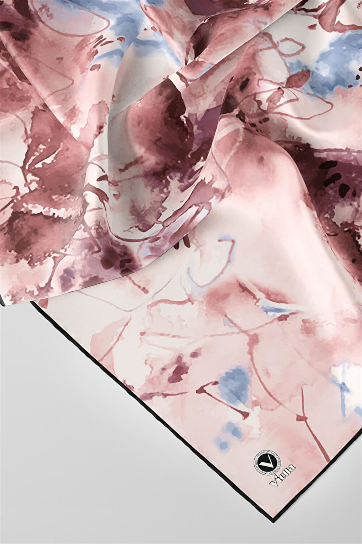 Twill Batik Çiçek Desenli Pudra Renkli 90x90 Eşarp (İpek İçermez) Kenar Dikiş Şekli El Dikişli