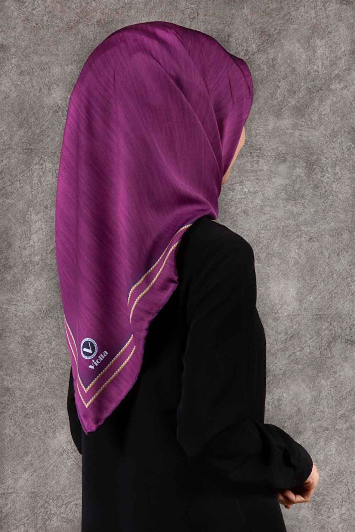 Twill Efektli Bordür Desenli Fuşya Renkli 90x90 Eşarp (İpek İçermez) Dikim Şekli : El Dikişi